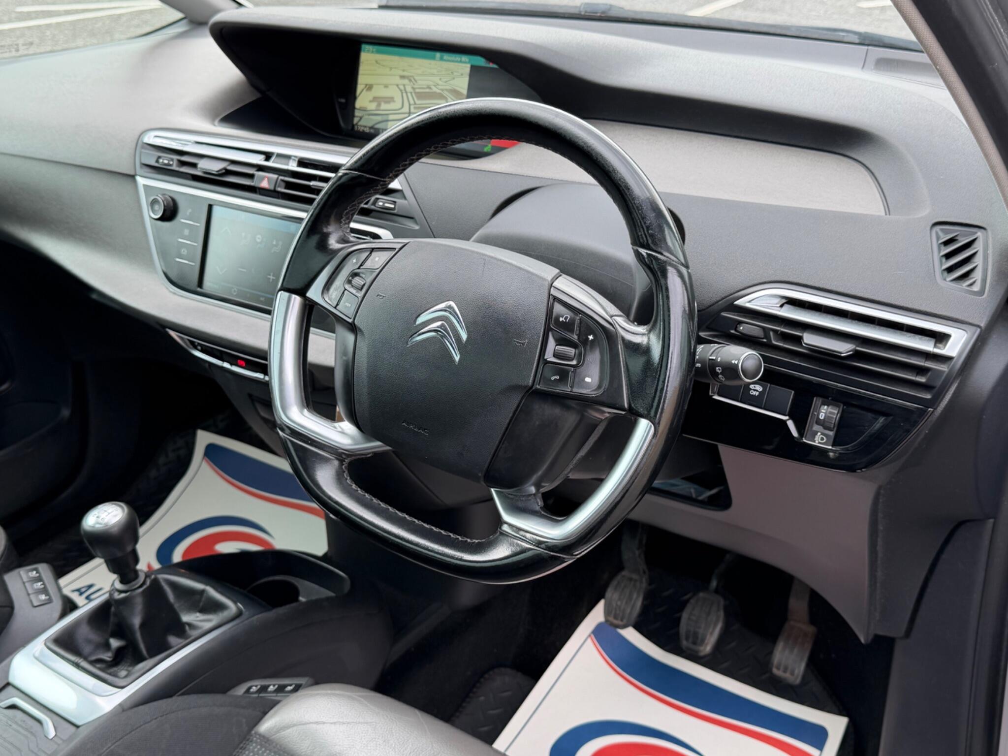 Citroen Grand C4 Picasso view 17