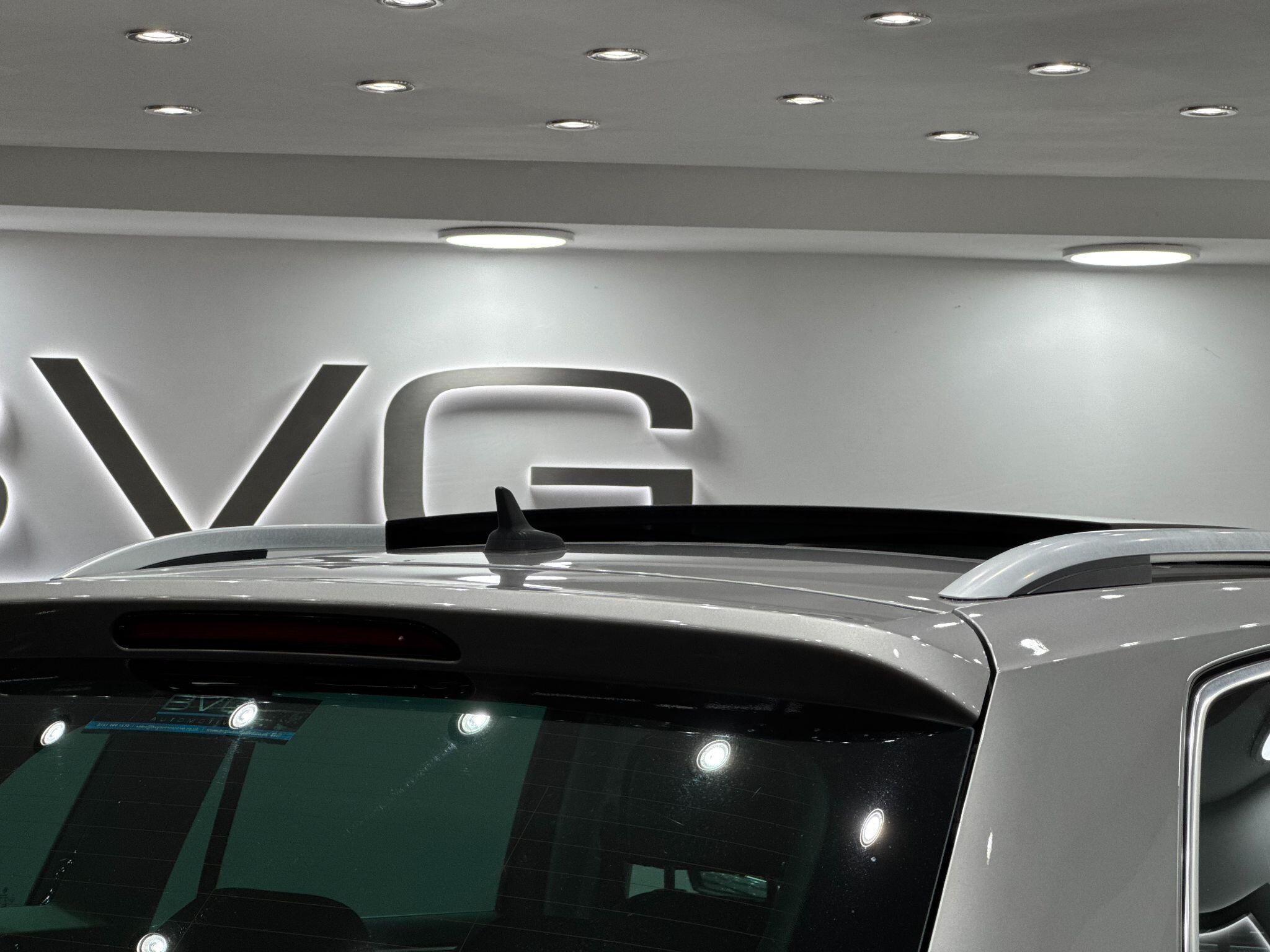 Volkswagen Tiguan view 26