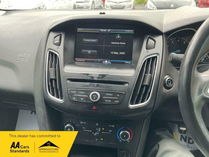 2016 Ford Focus image 39