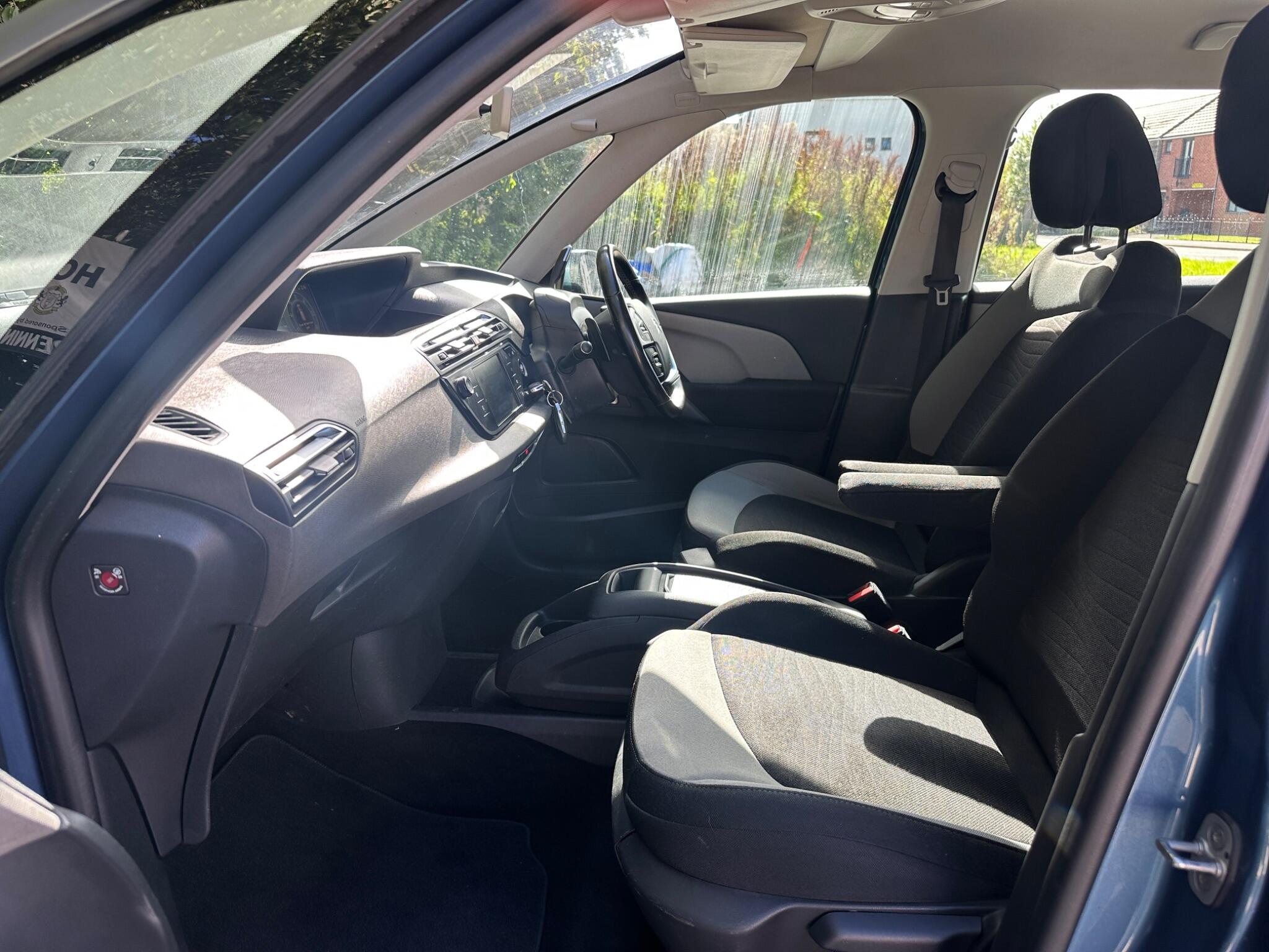 Citroen Grand C4 Picasso view 19