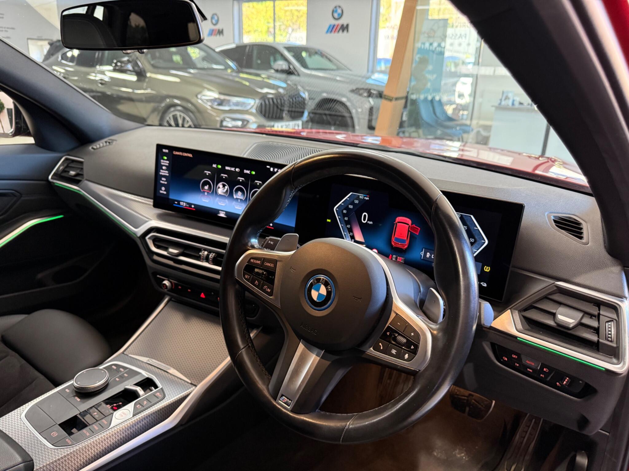 BMW 3 Series view 29