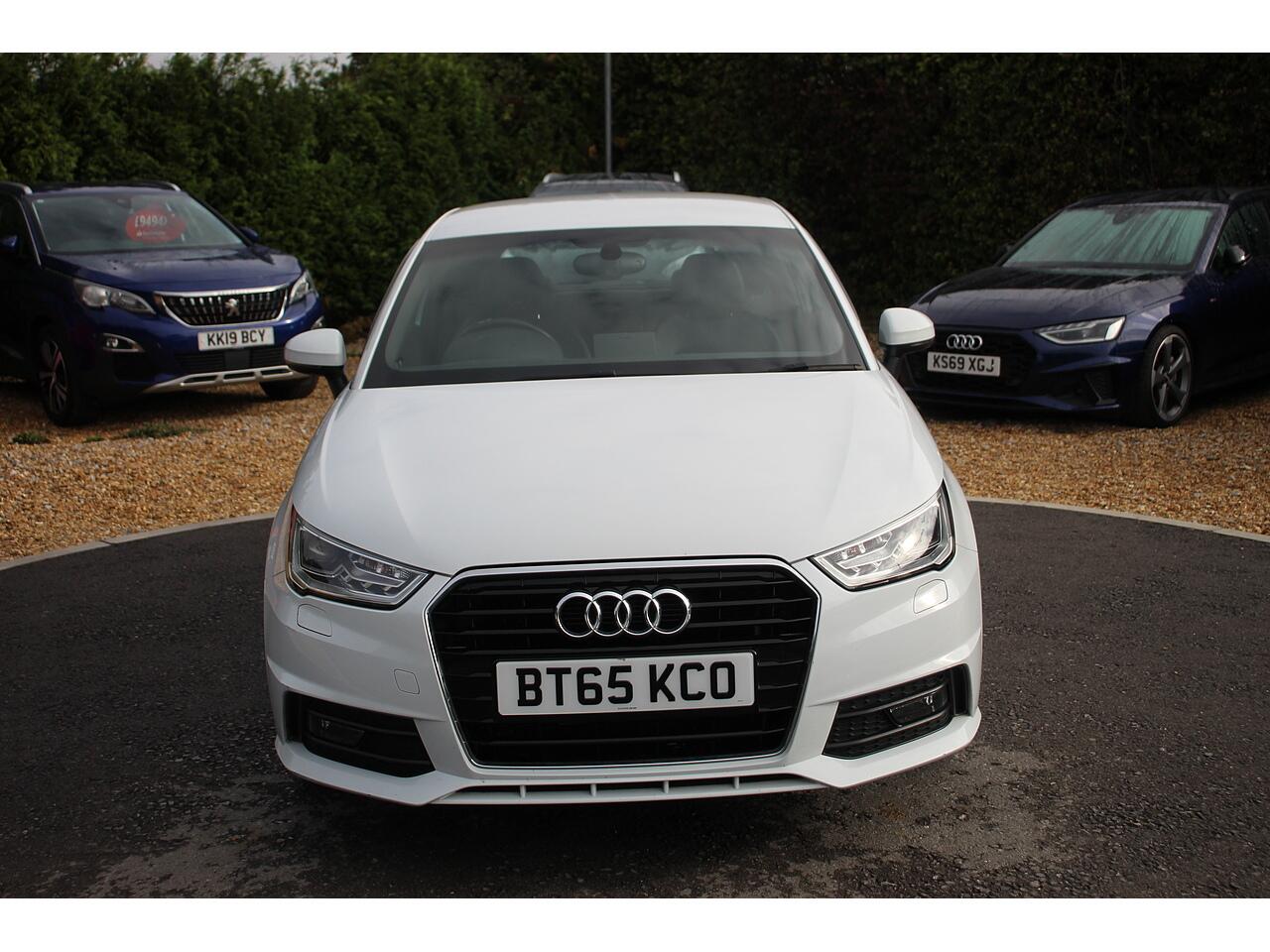 Audi A1 view 3