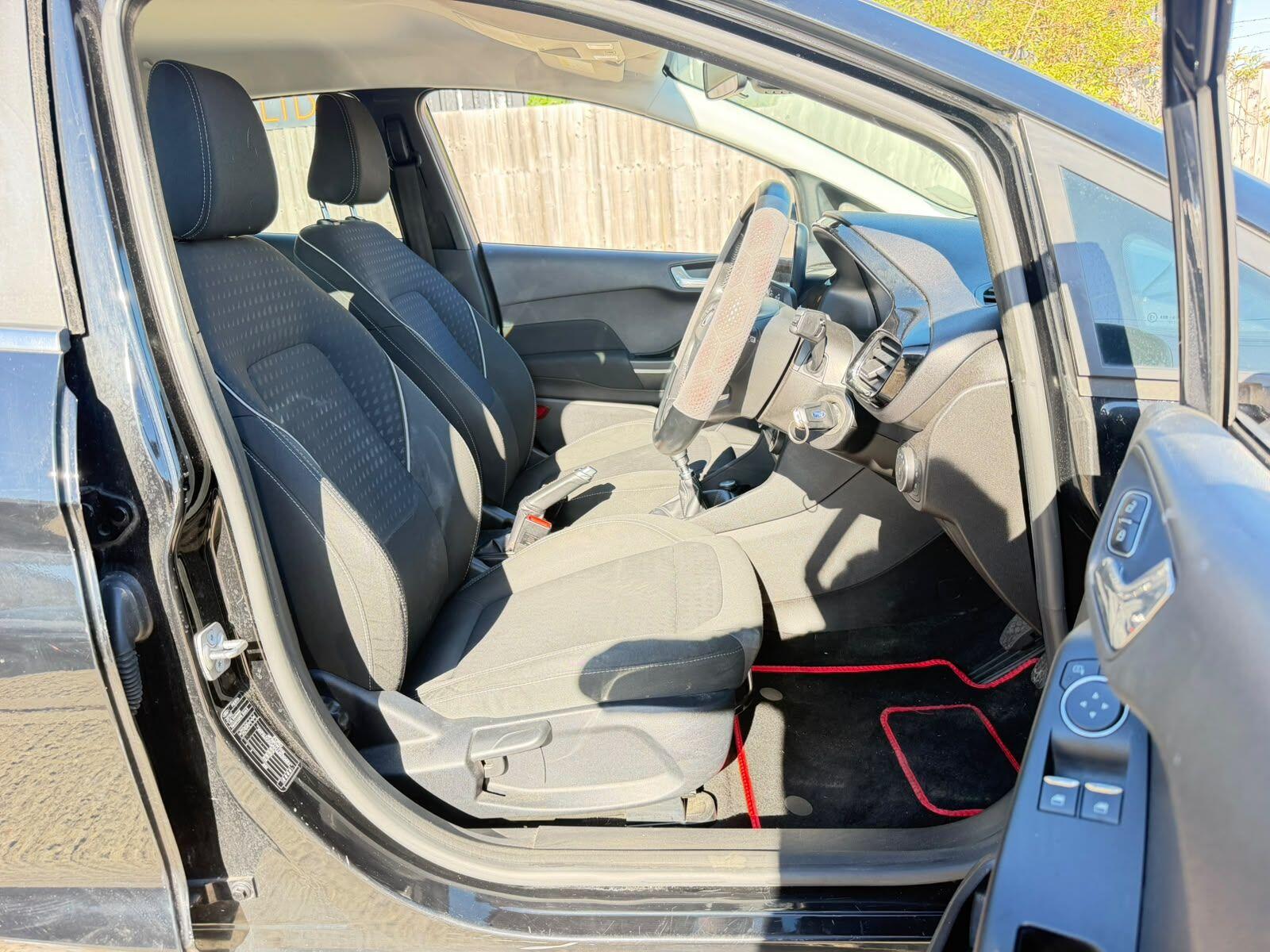 Ford Fiesta view 9
