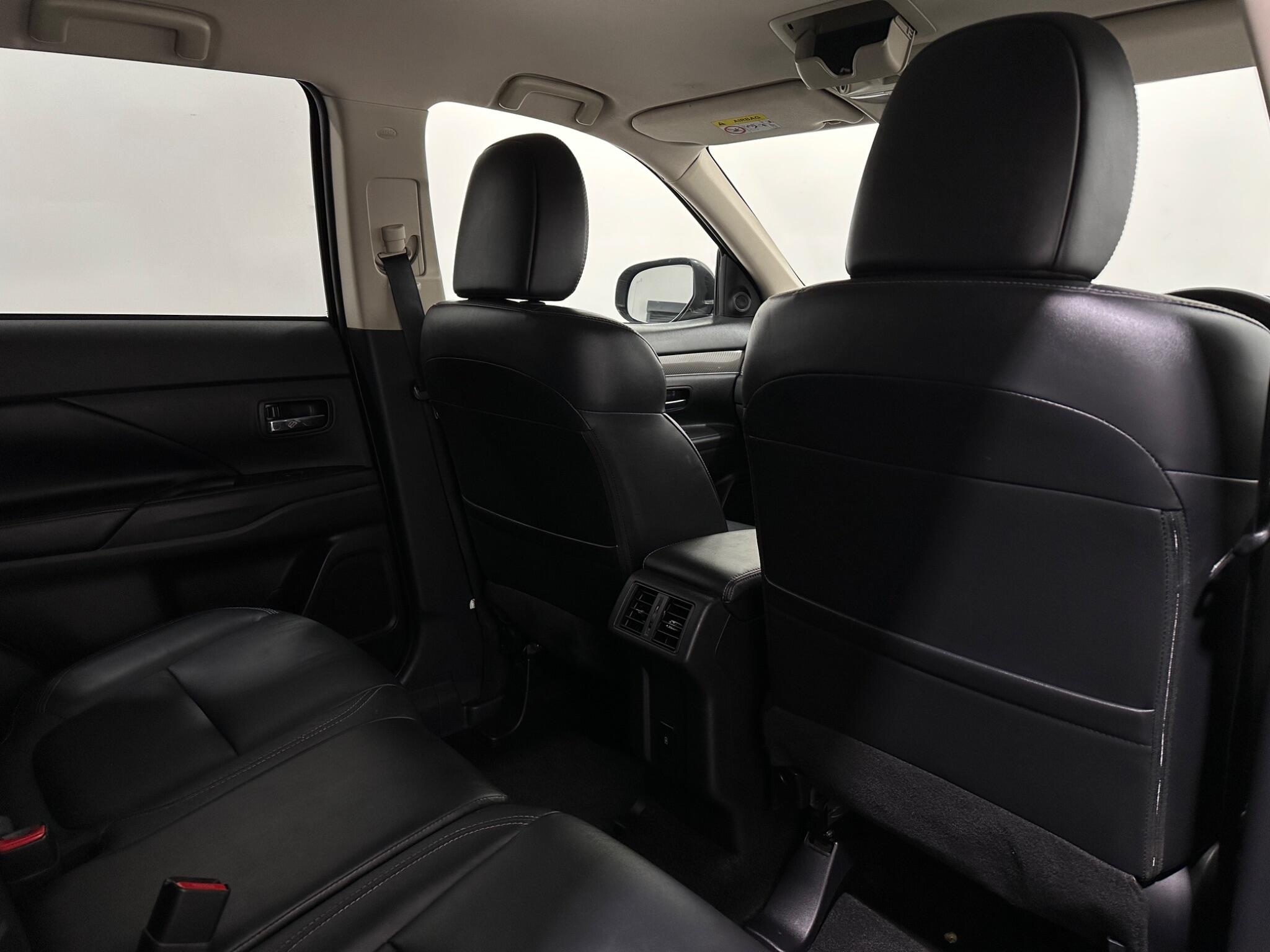 Mitsubishi Outlander view 40
