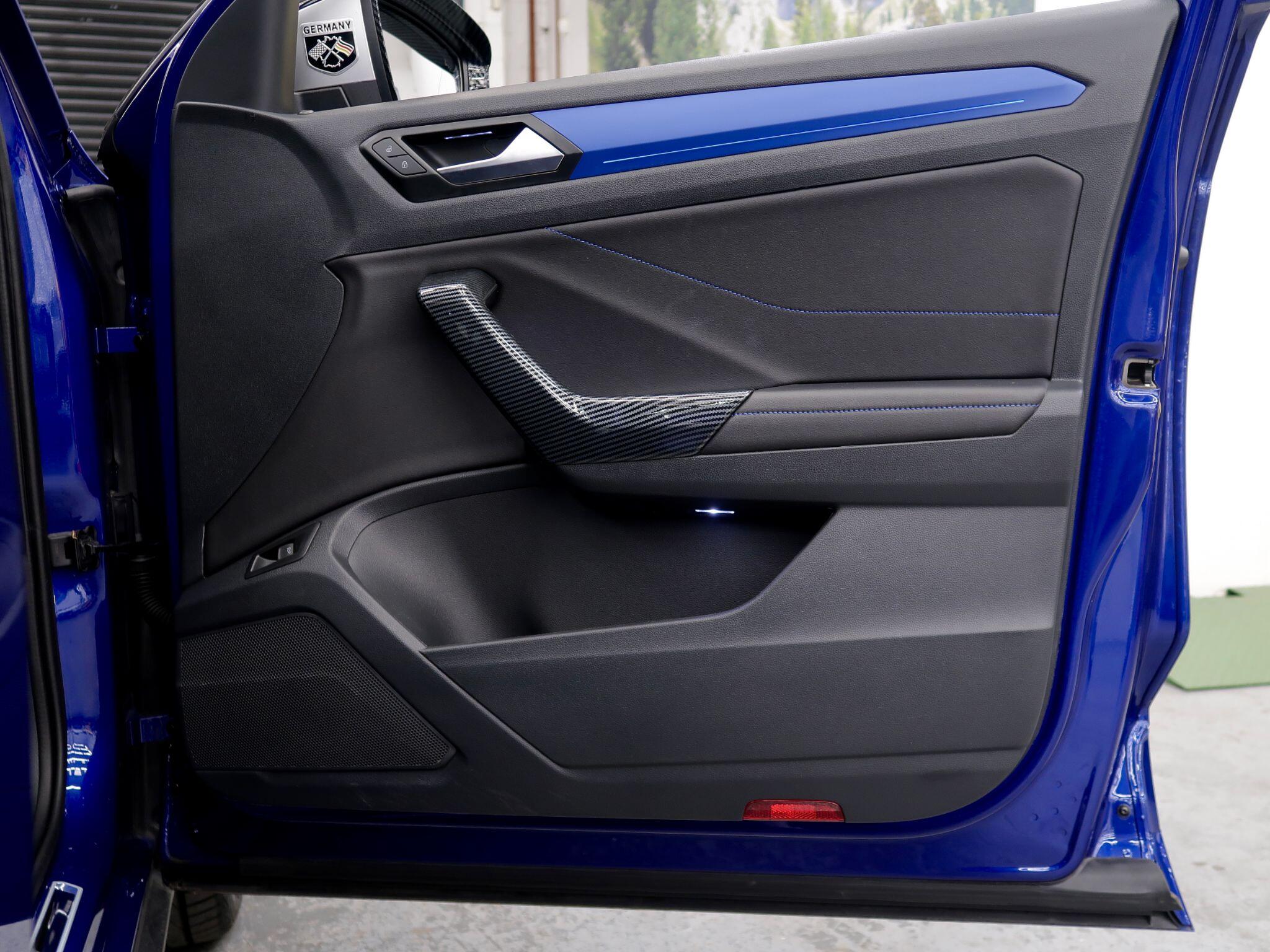Volkswagen T-Roc view 22