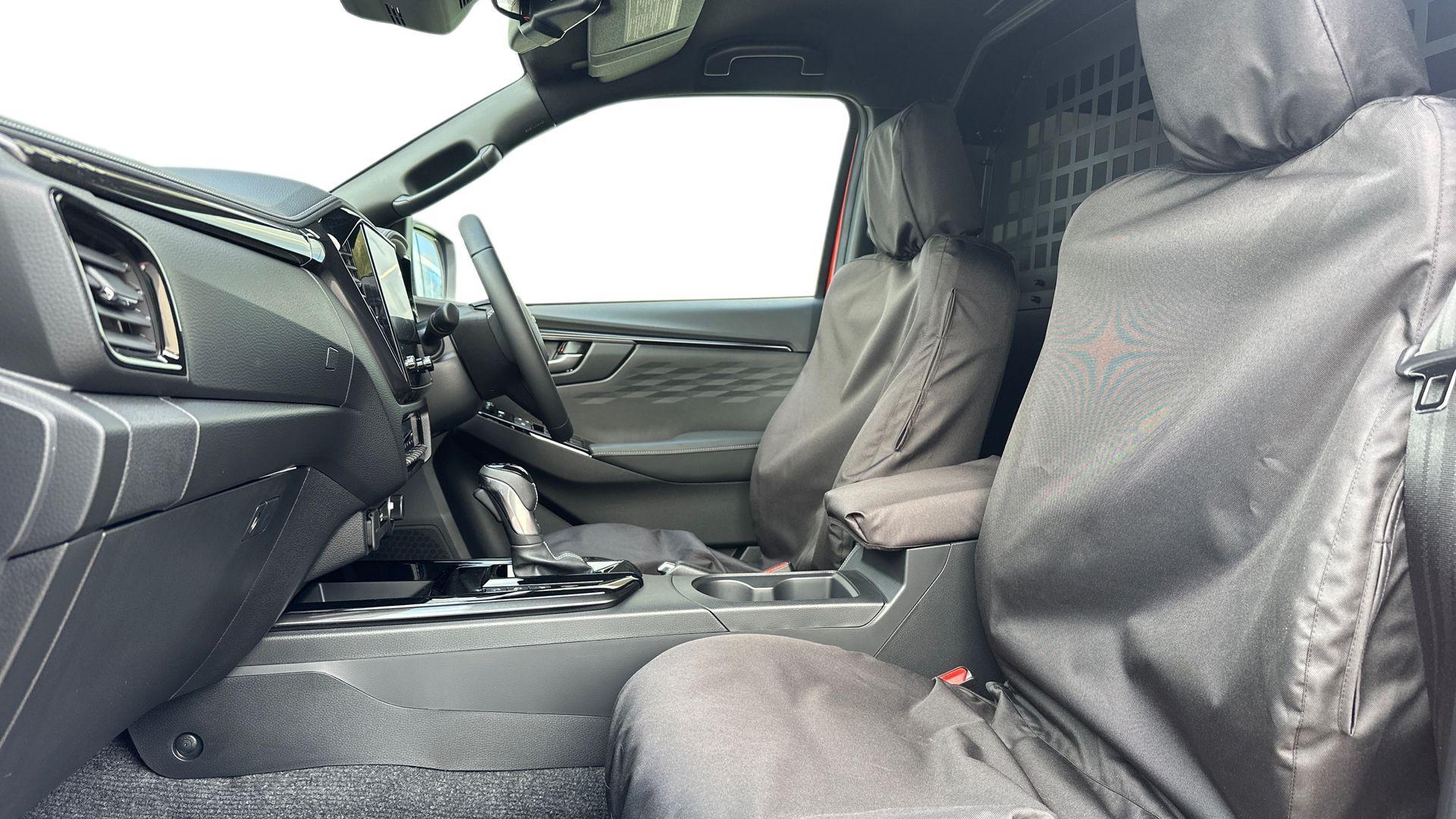 Isuzu D-Max view 3