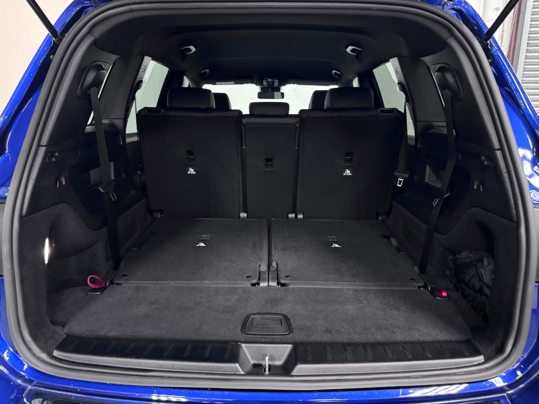 Mercedes-Benz GLB view 6