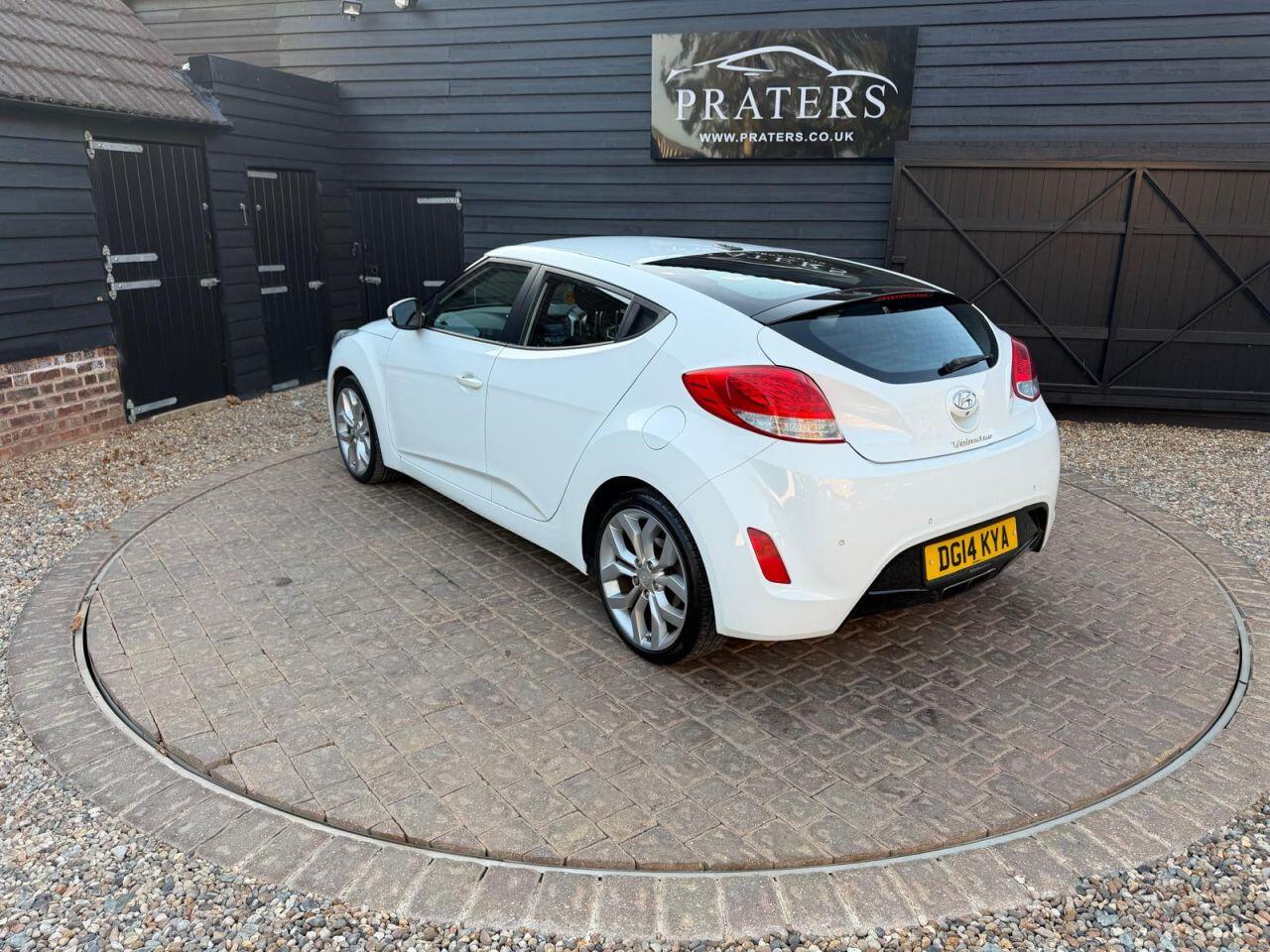 Hyundai Veloster view 17