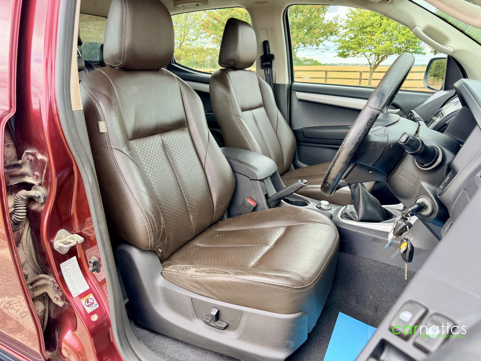 Isuzu D-Max view 24