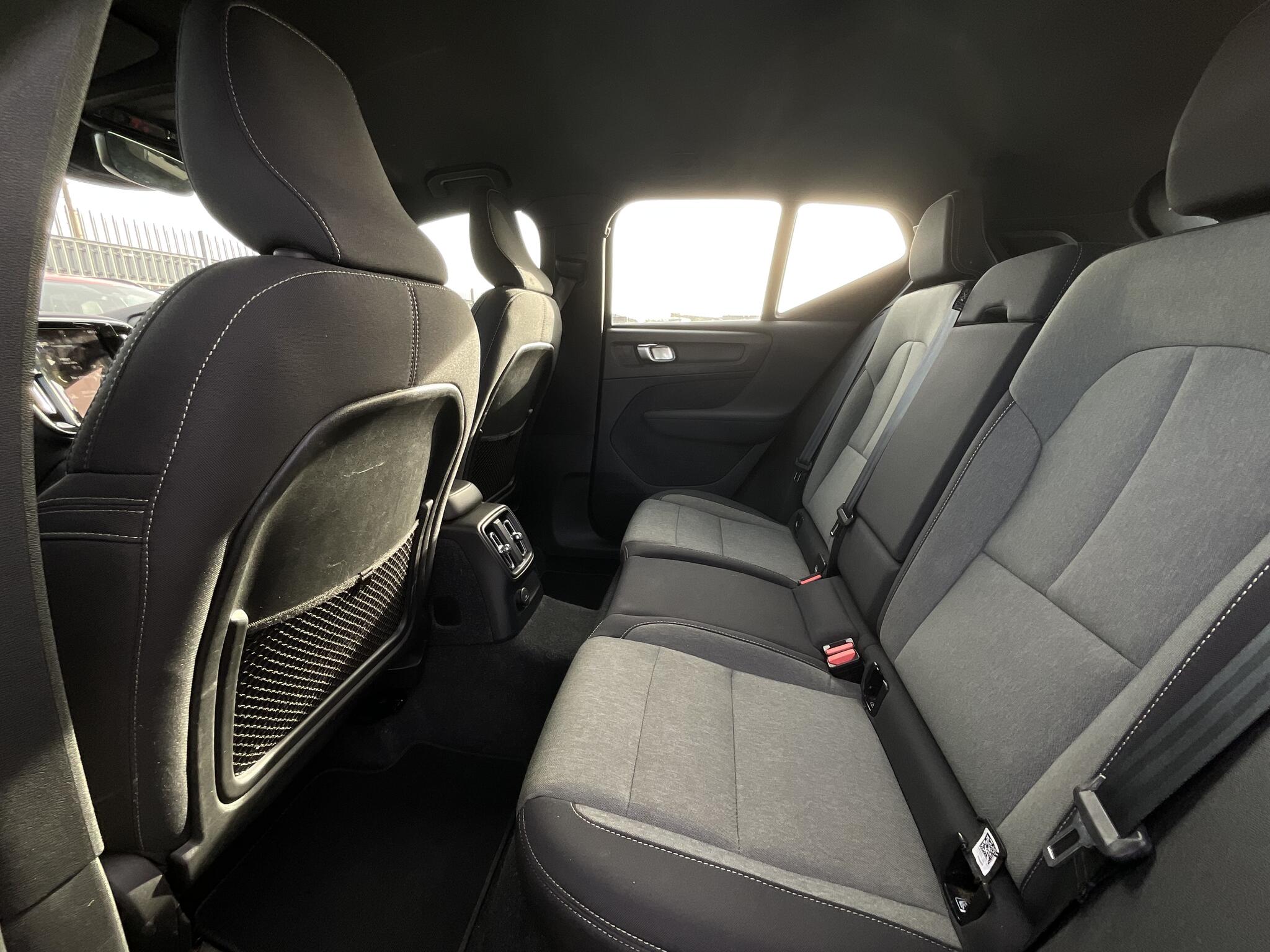 Volvo XC40 view 12