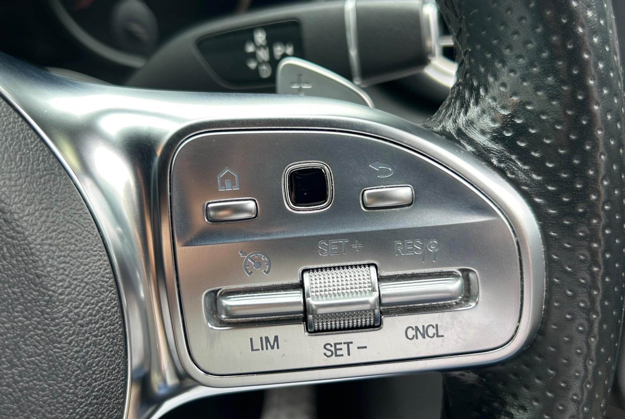 Mercedes-Benz C-Class view 22