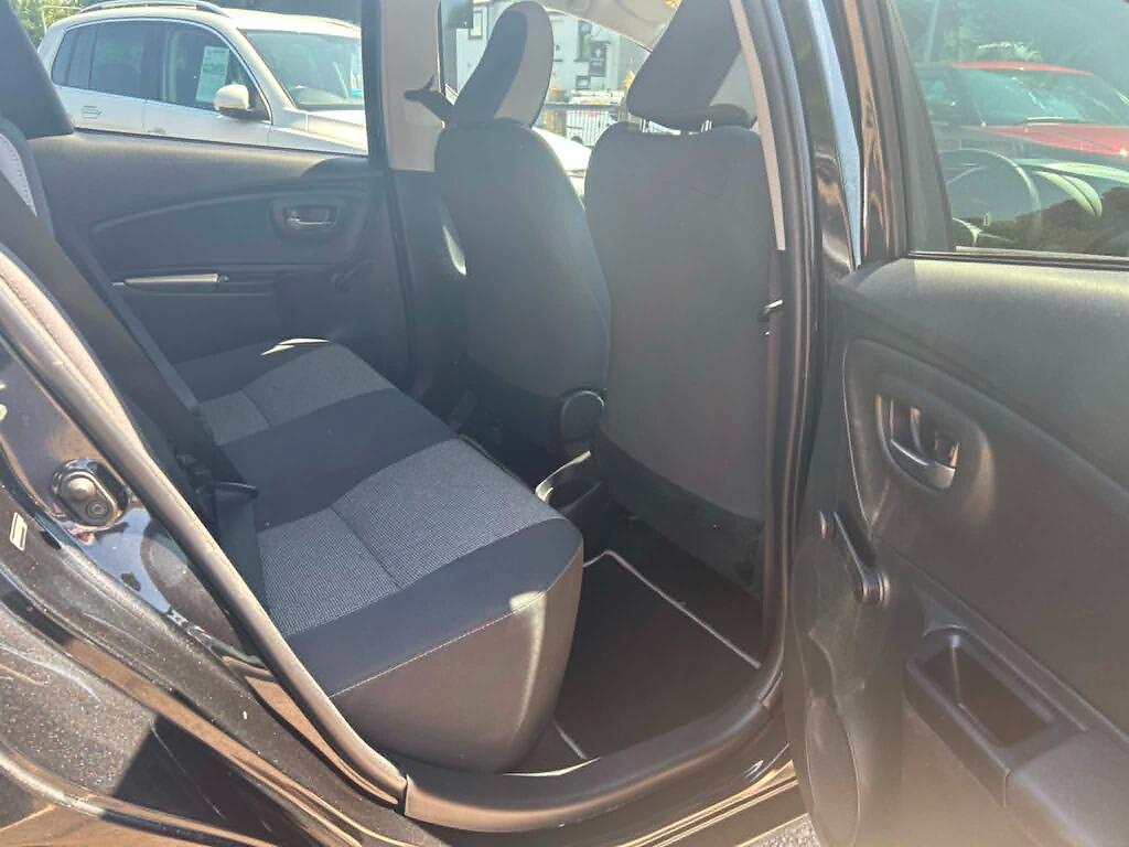 Toyota Yaris view 11