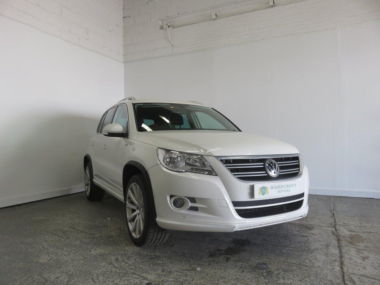 2010 Volkswagen Tiguan in White for sale