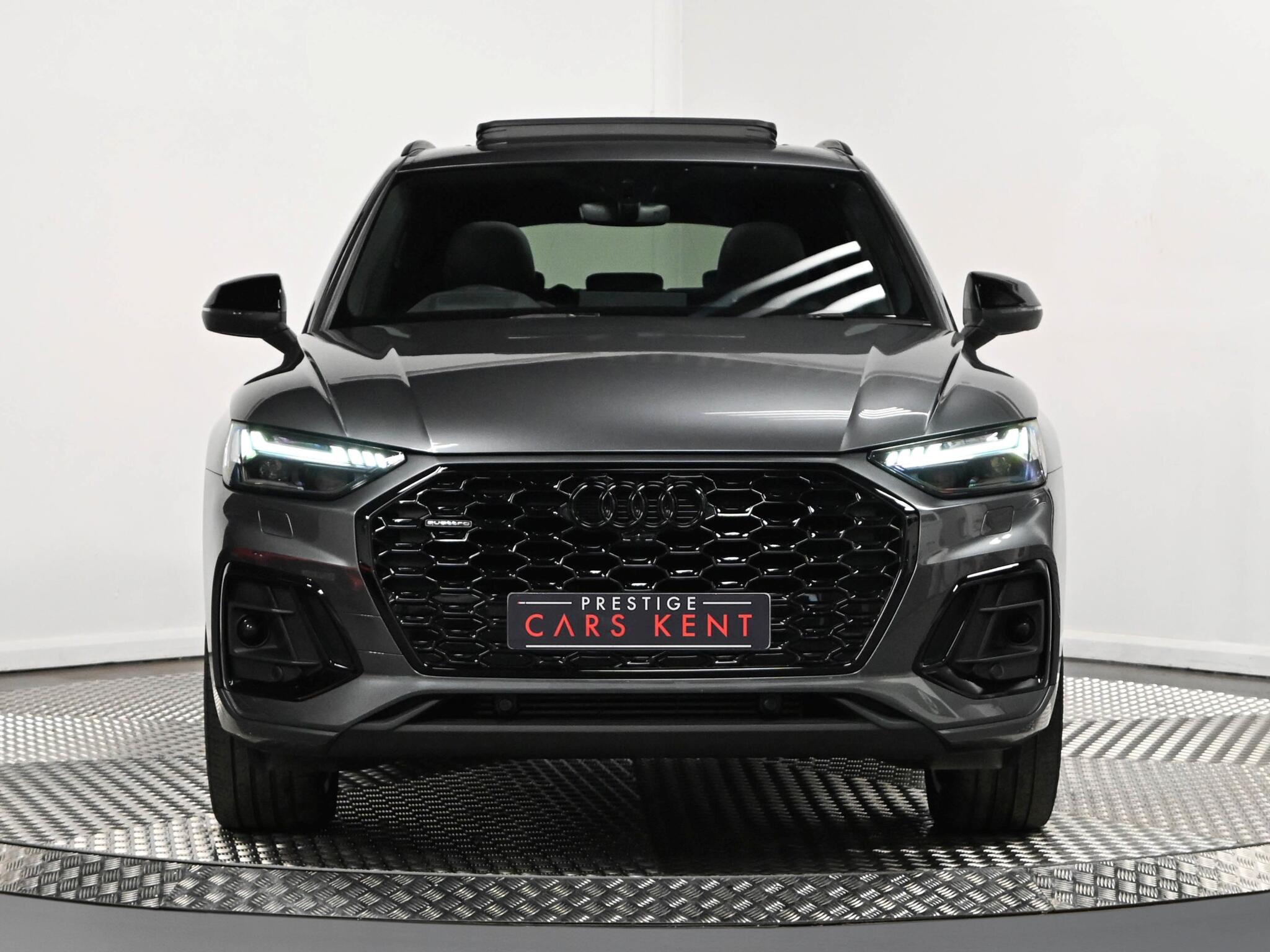 Audi Q5 view 21