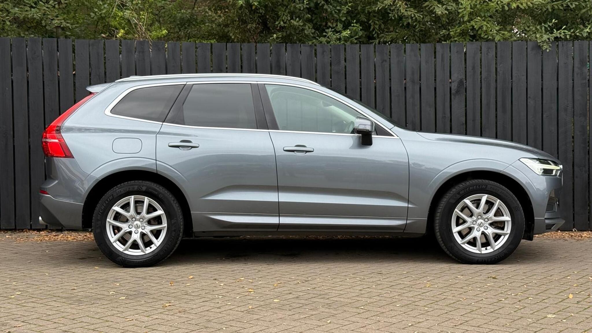 Volvo XC60 view 11
