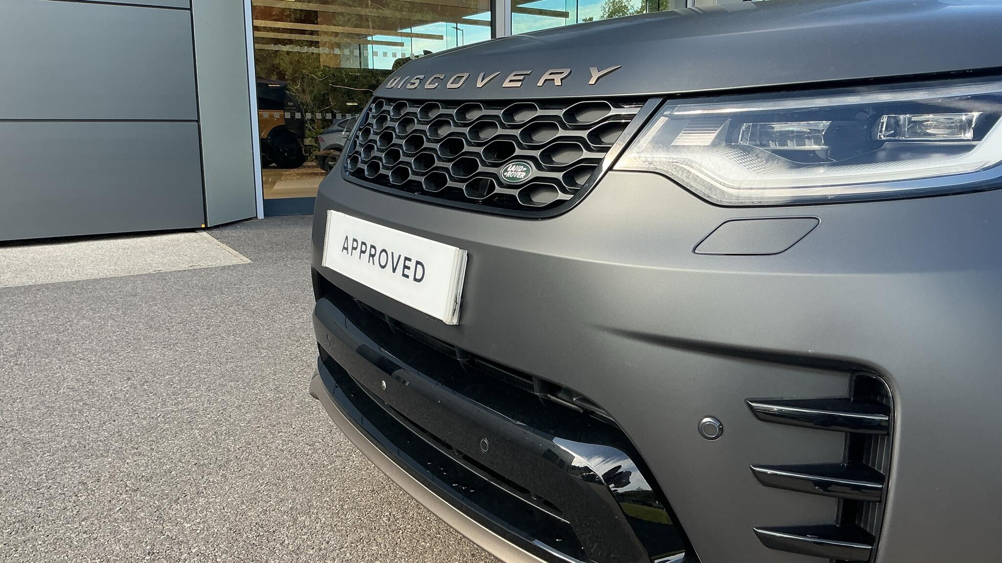 Land Rover Discovery view 26