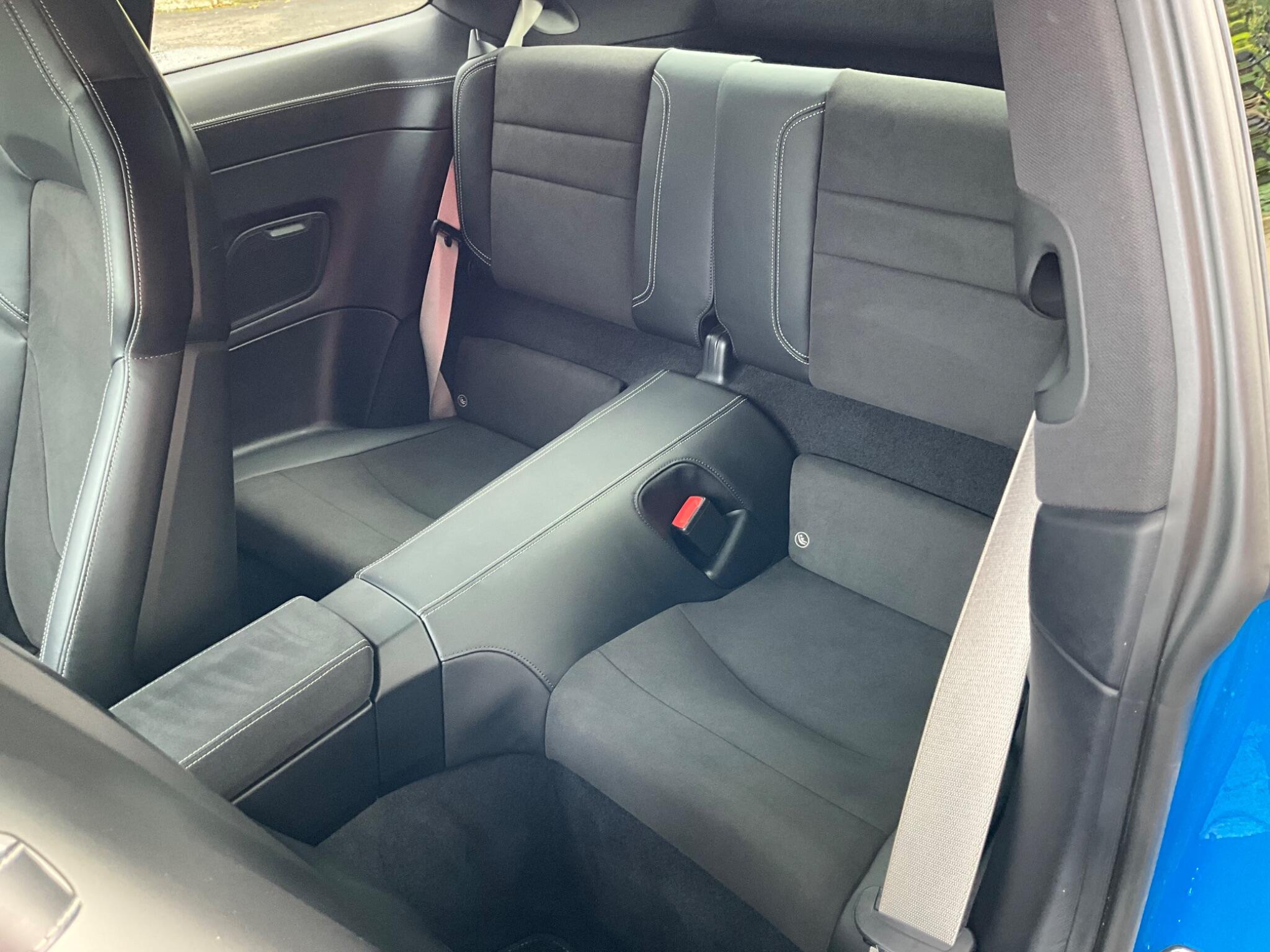 Porsche 911 view 9