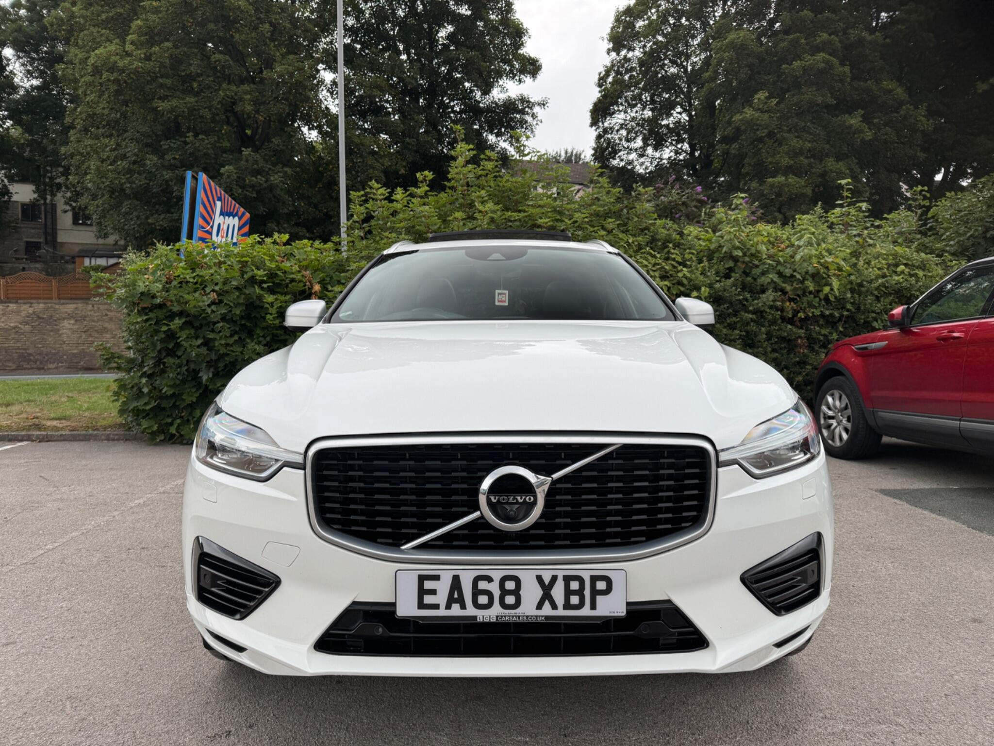 Volvo XC60 view 2