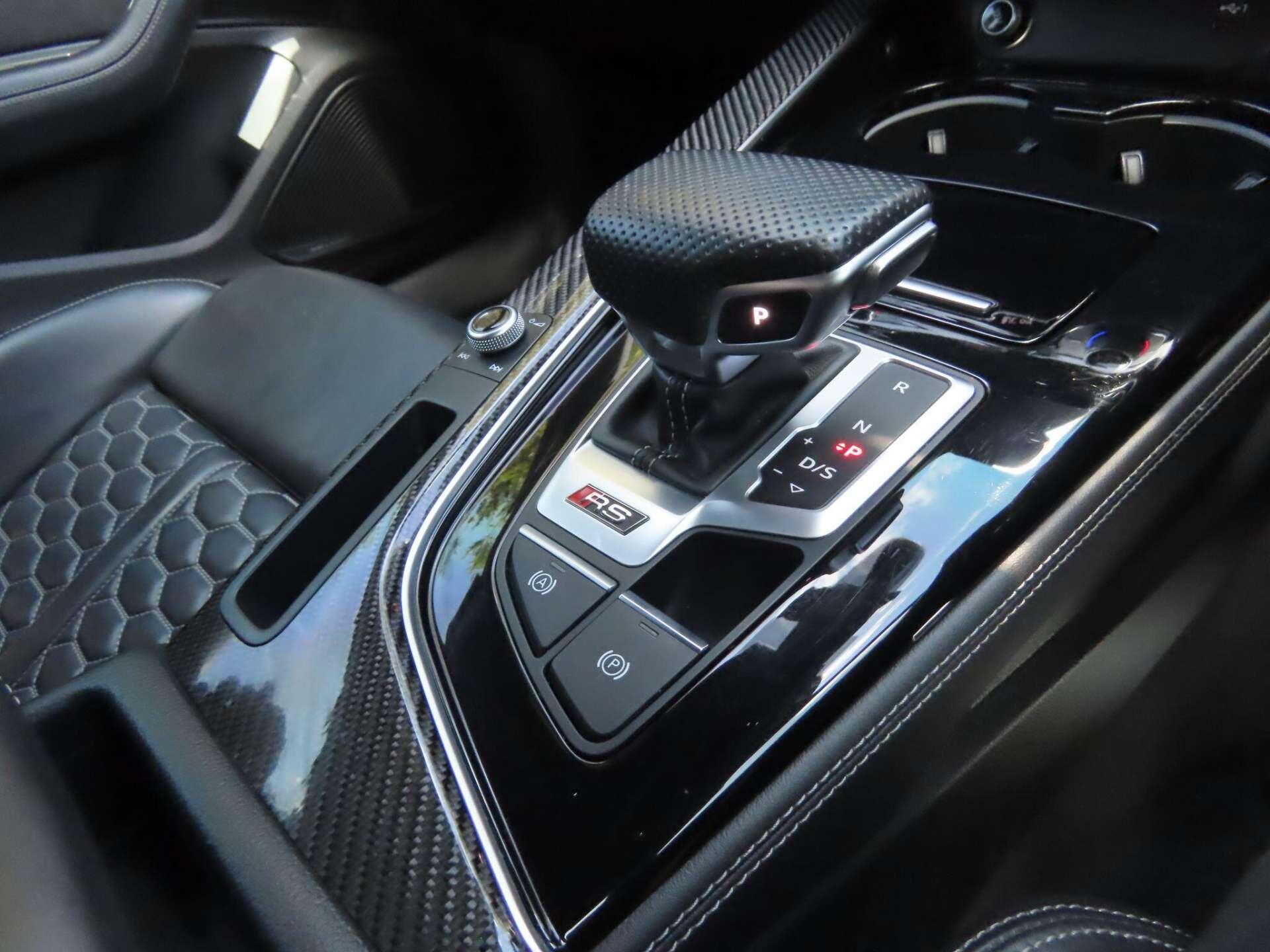 Audi RS4 view 18