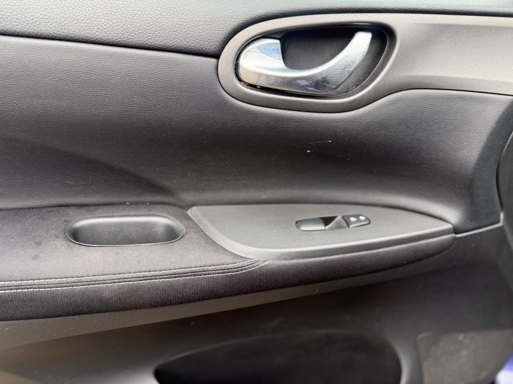 2018 Nissan Pulsar image 35