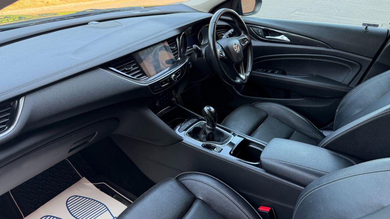 Vauxhall Insignia view 8
