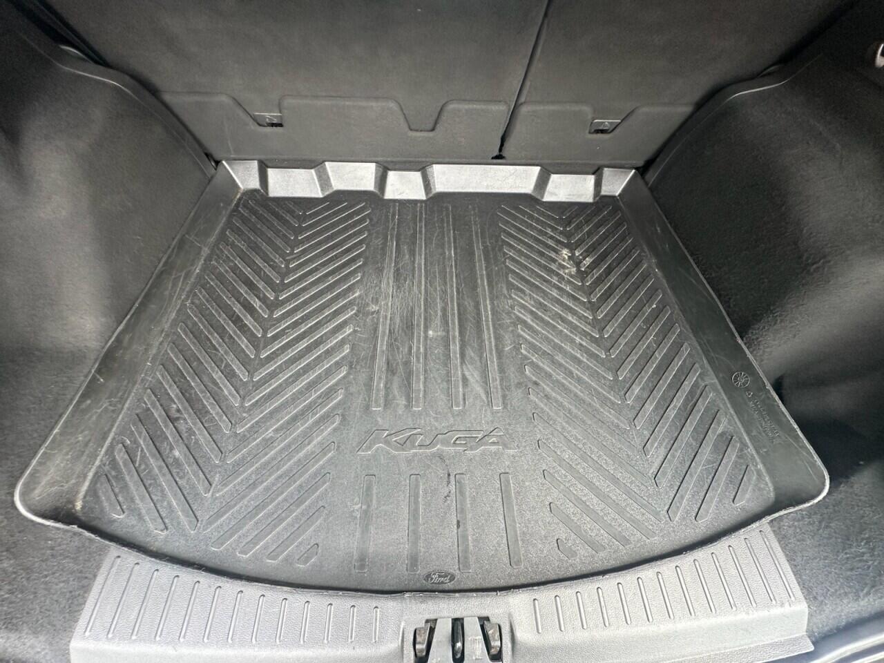 Ford Kuga view 36