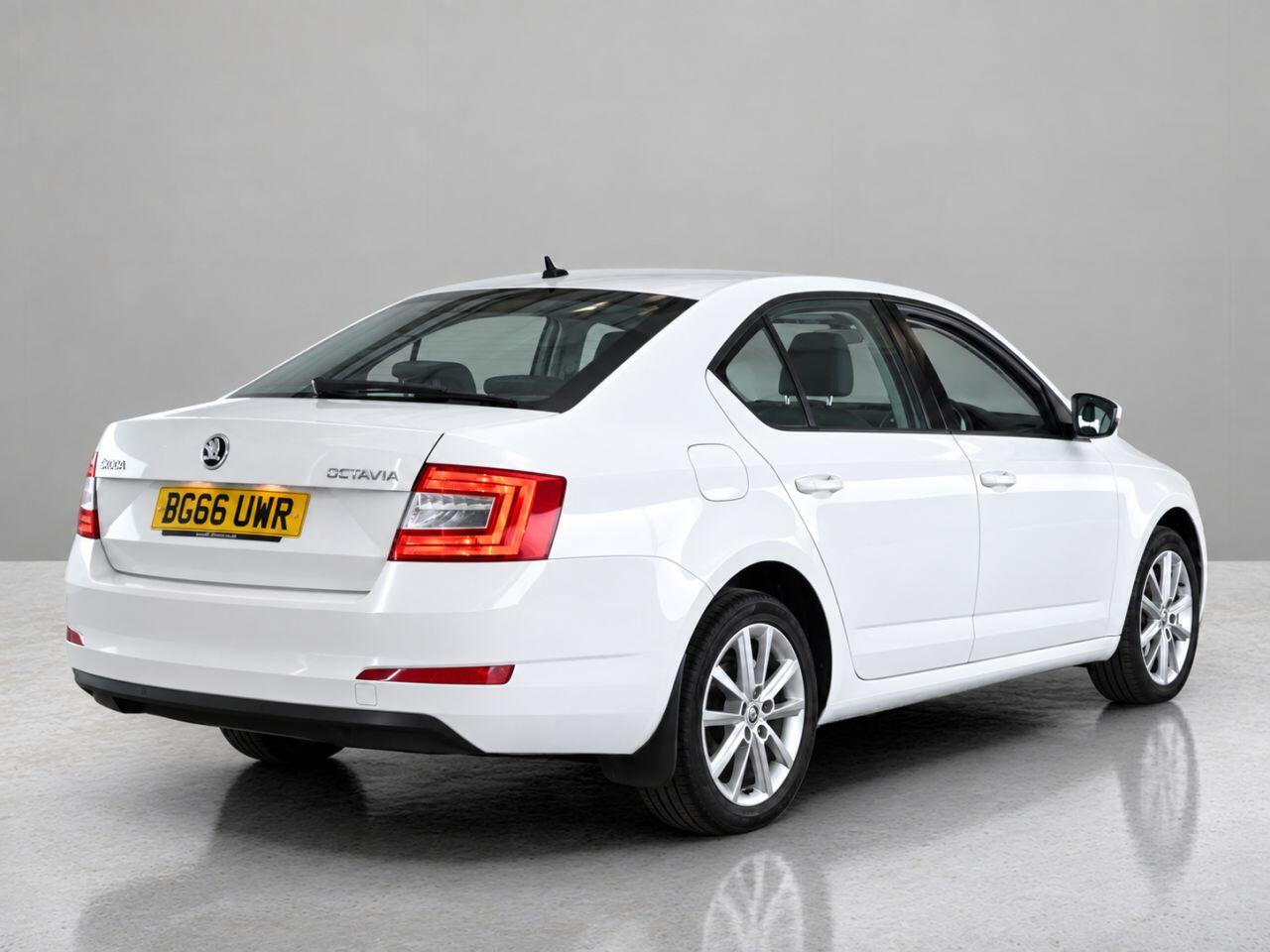 Skoda Octavia view 5