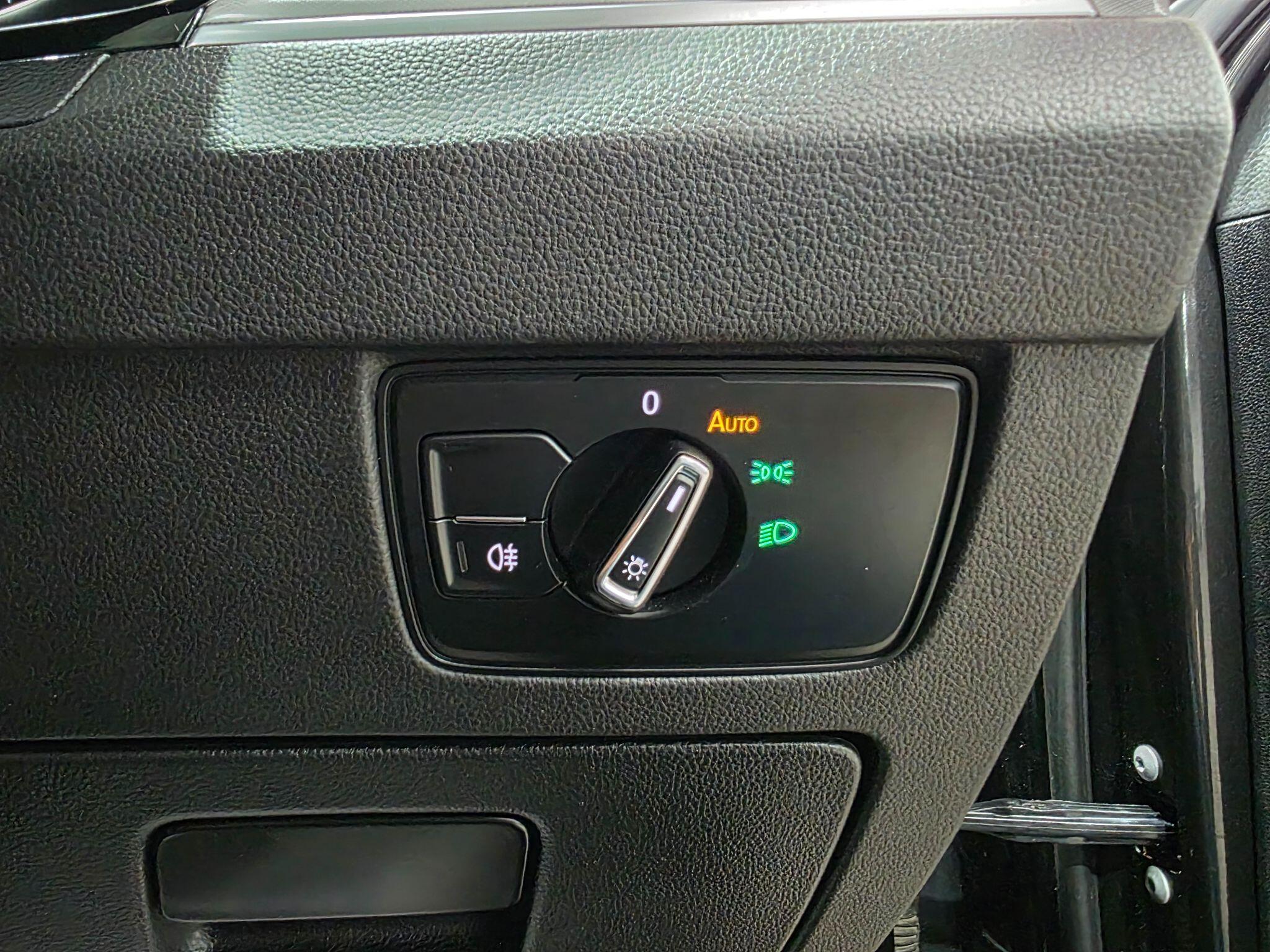 Volkswagen Passat view 16
