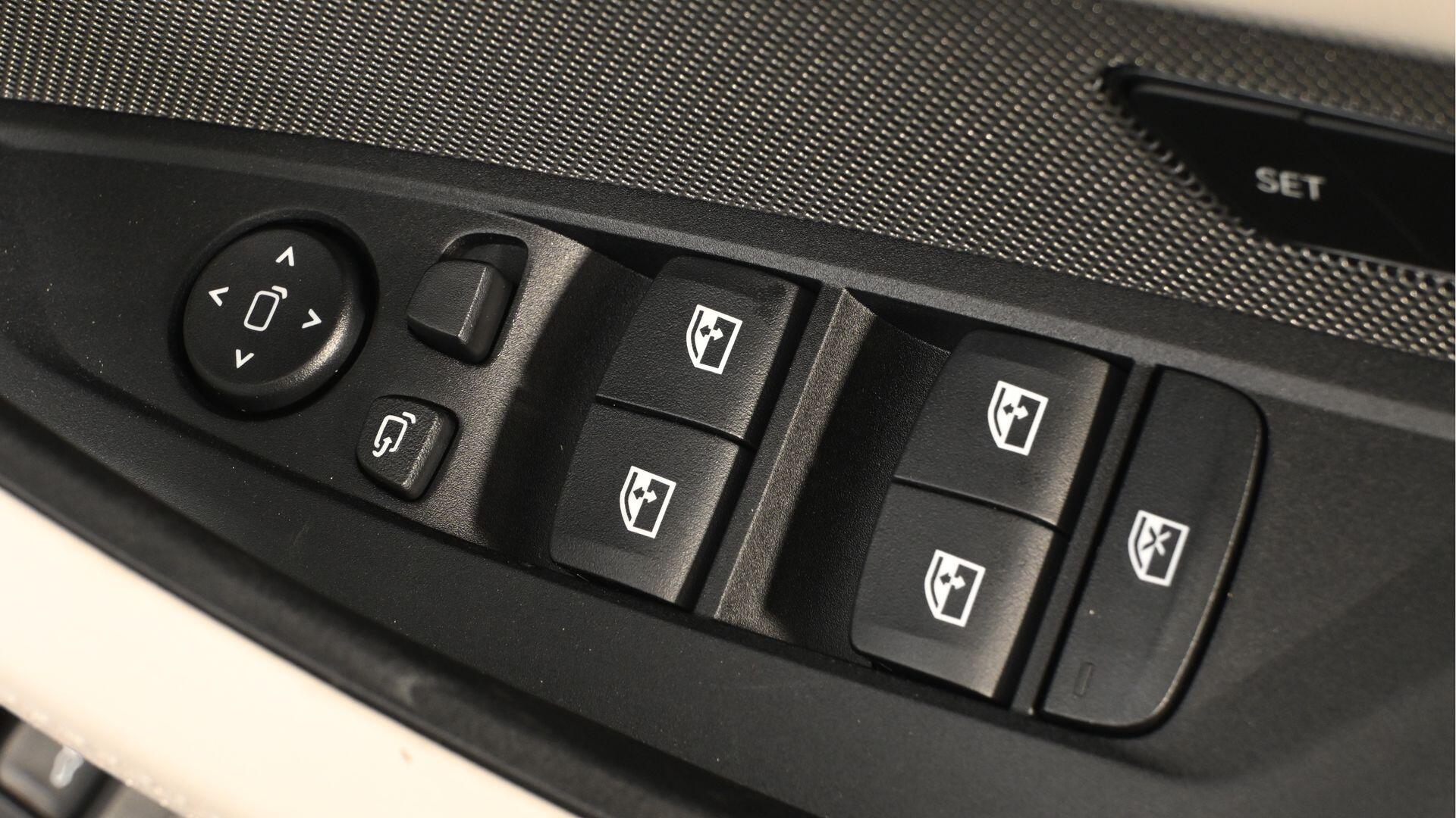 BMW I4 view 30