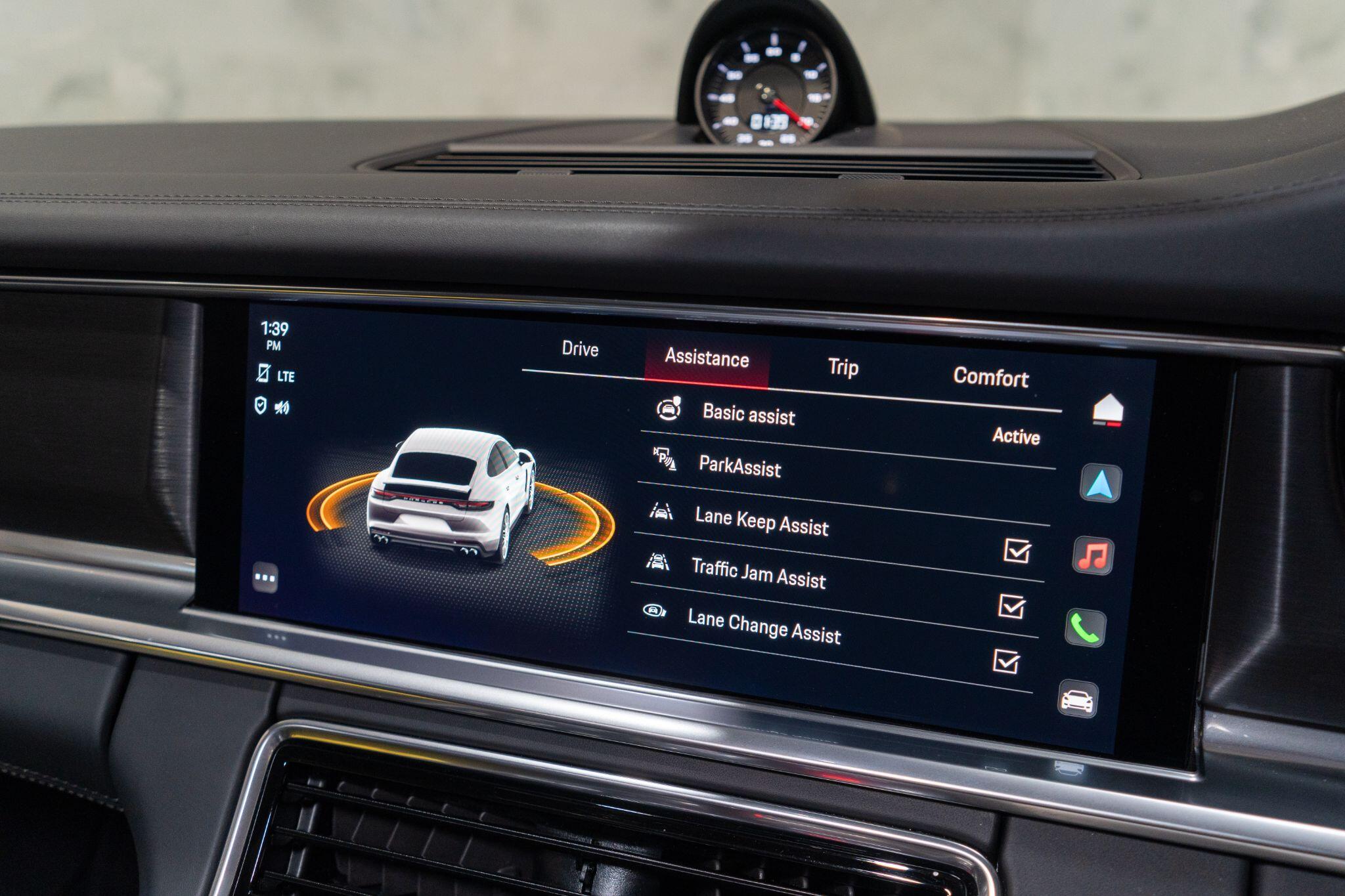 Porsche Panamera view 29