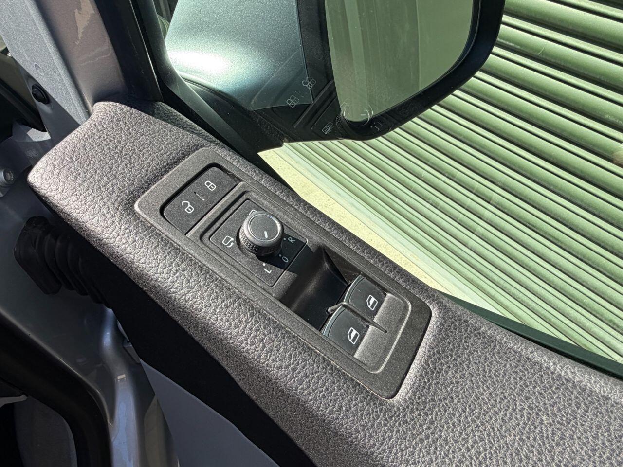 Volkswagen California view 32