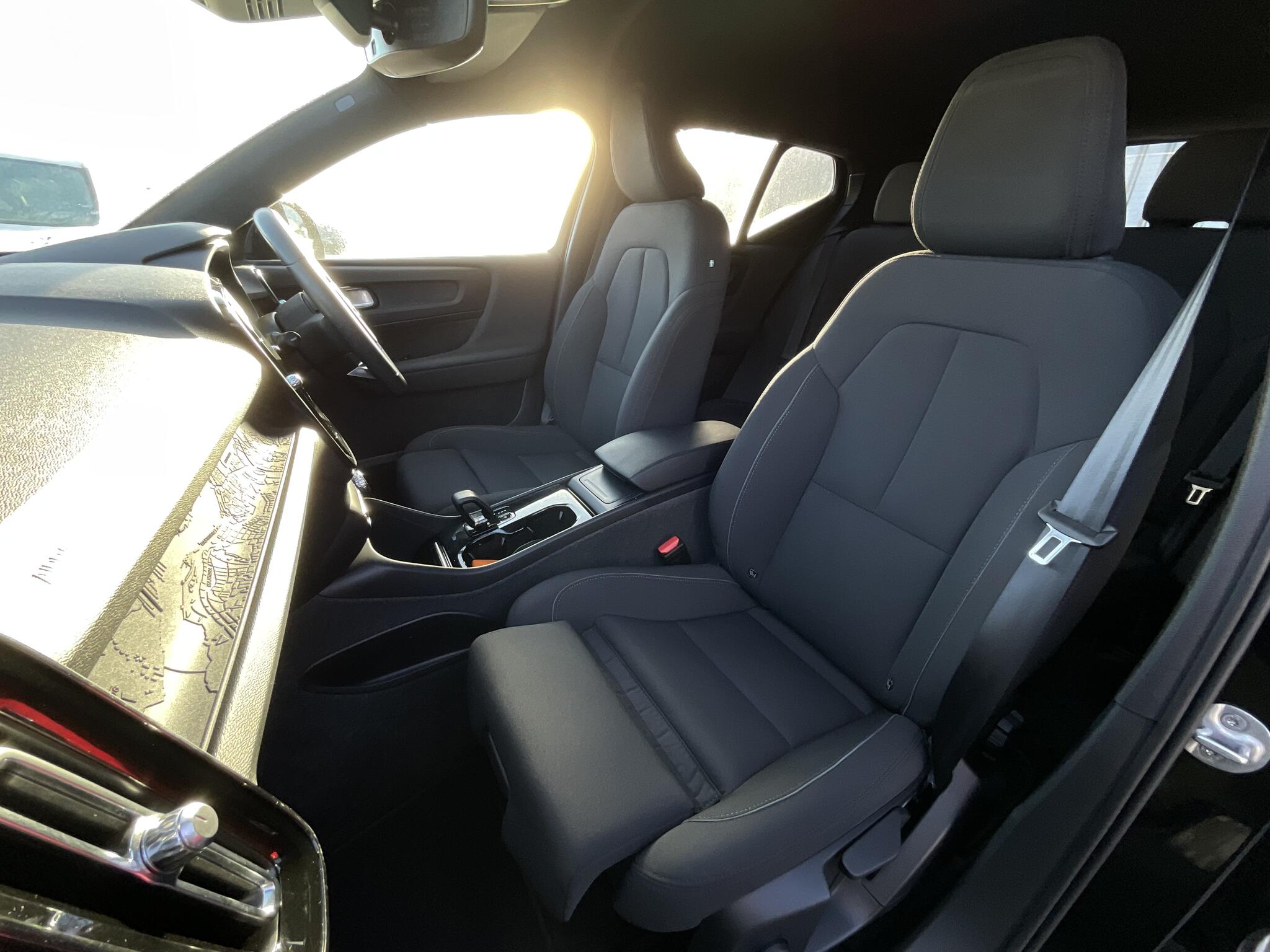 Volvo XC40 view 17
