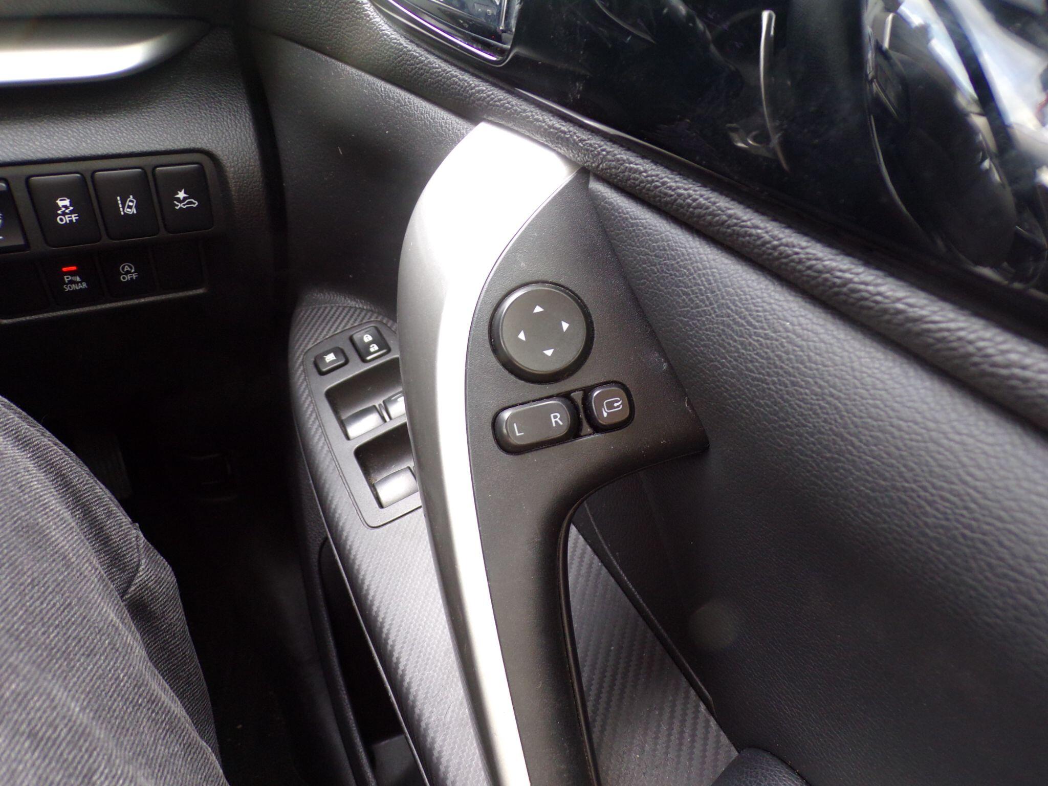 Mitsubishi Eclipse Cross view 14