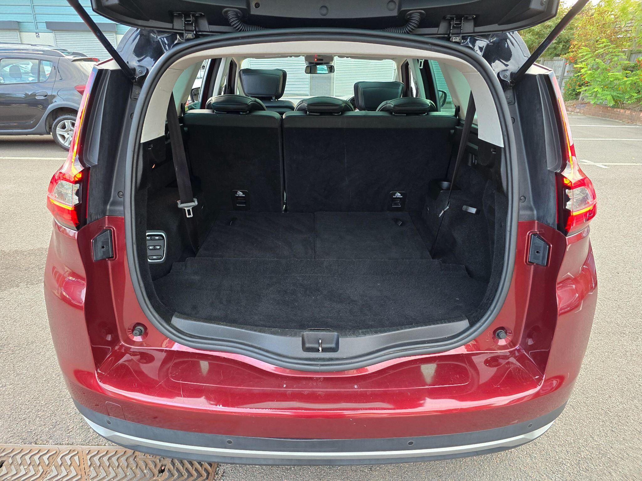 Renault Grand Scenic view 53