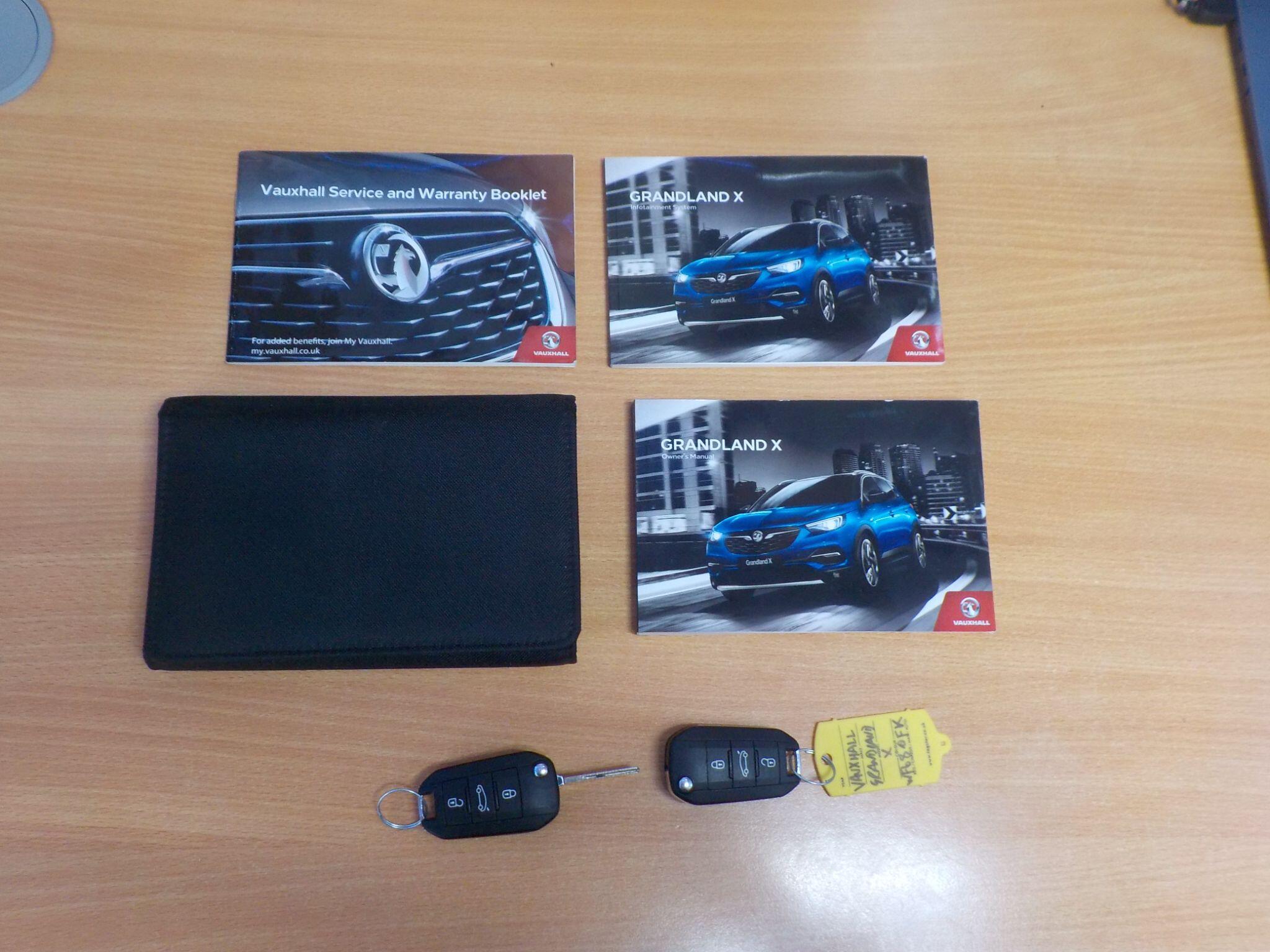 Vauxhall Grandland X 1.2 Turbo SE Euro 6 (s/s) 5dr