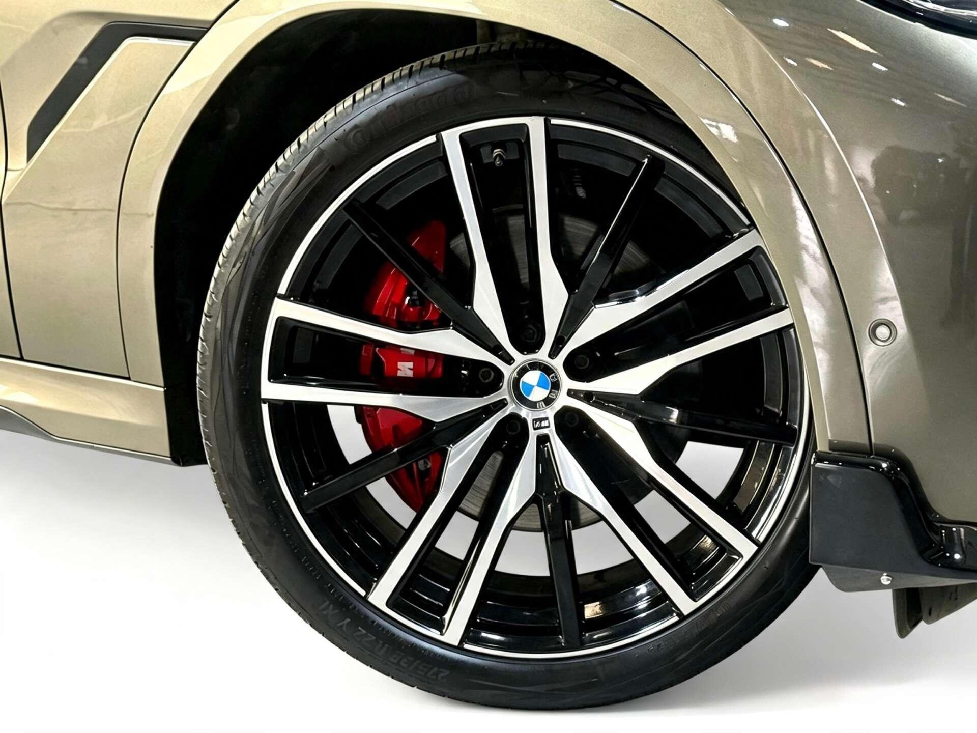 BMW X6 view 4