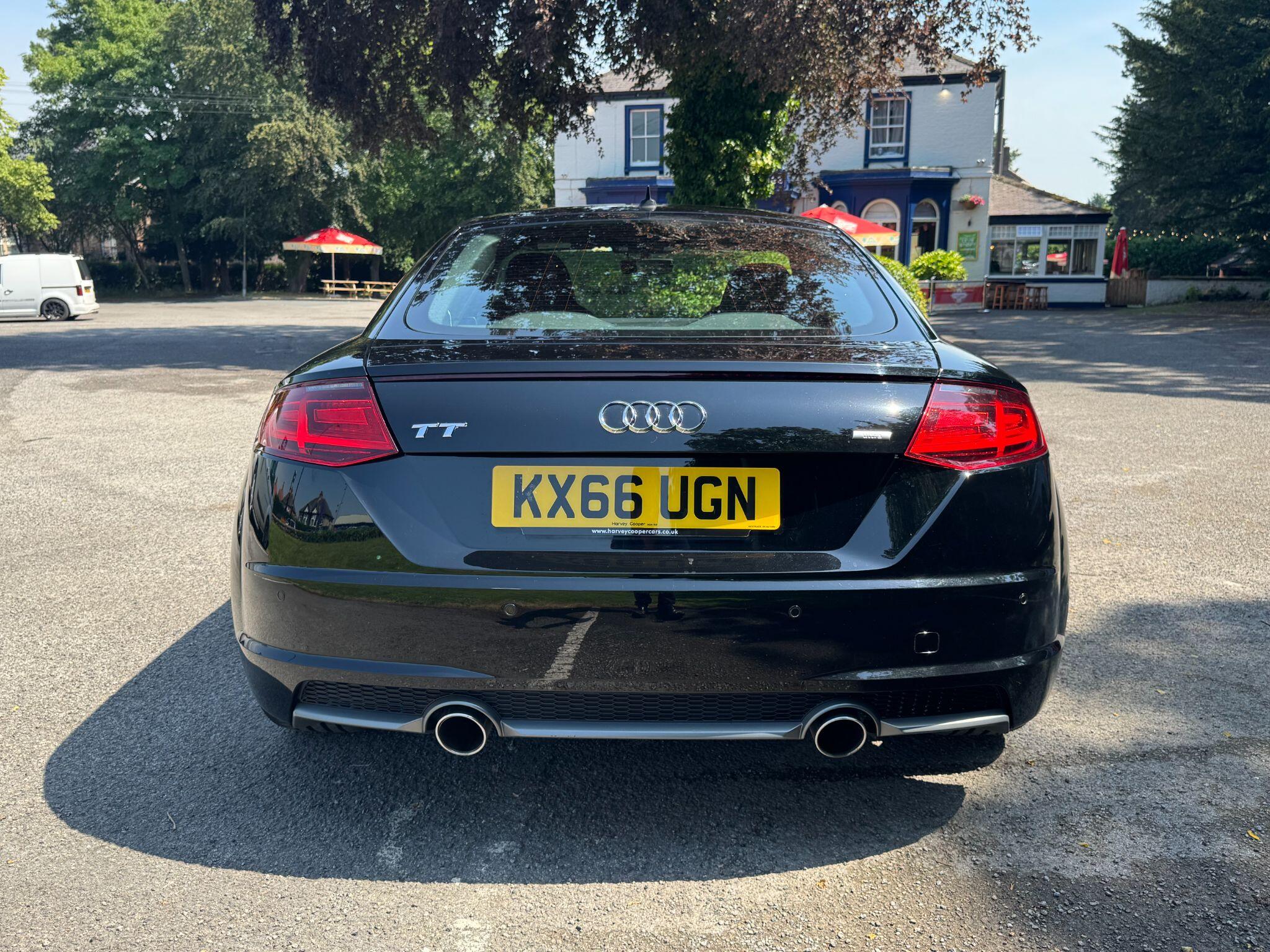 Audi TT view 8