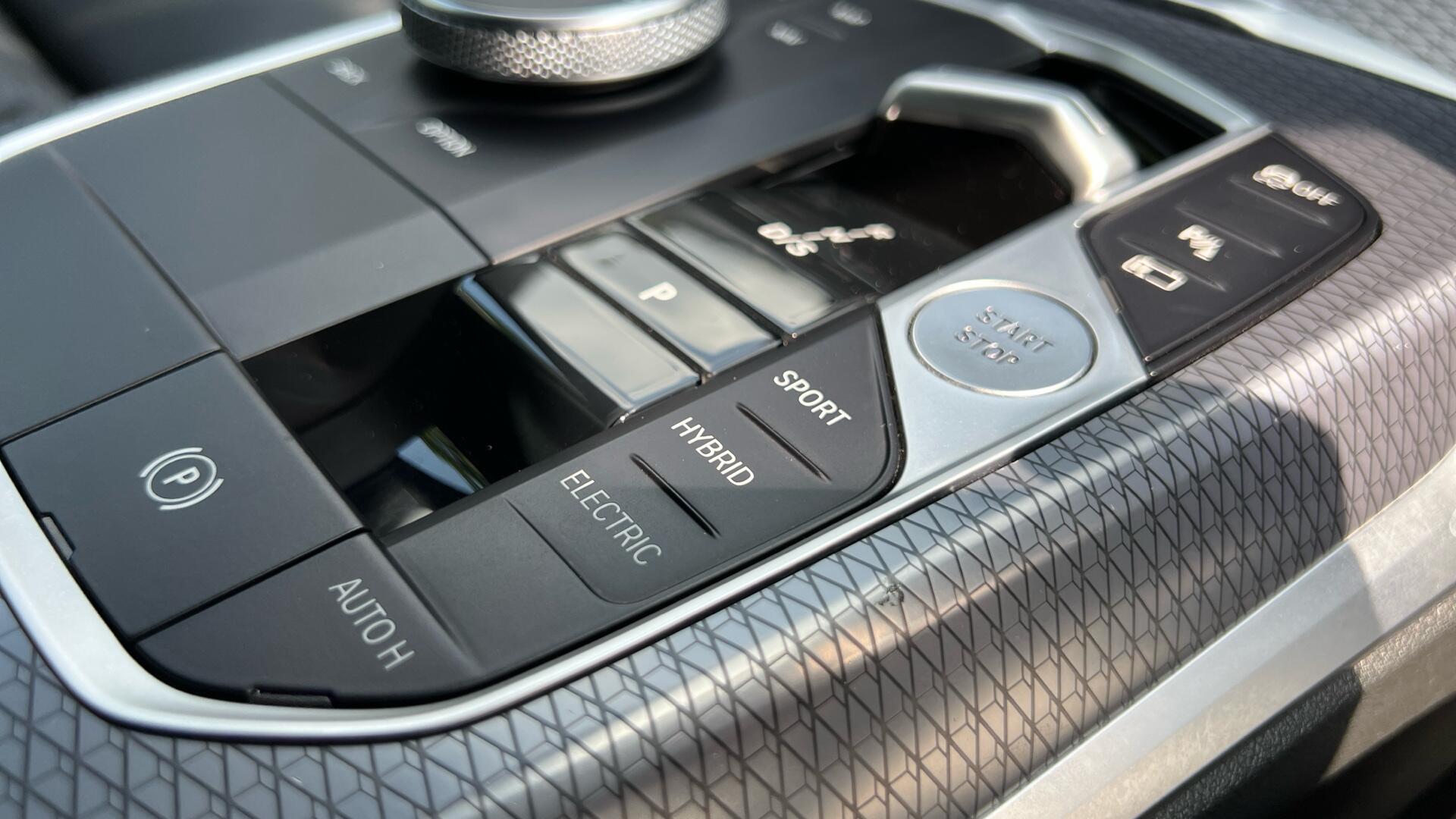 BMW 3 Series view 19