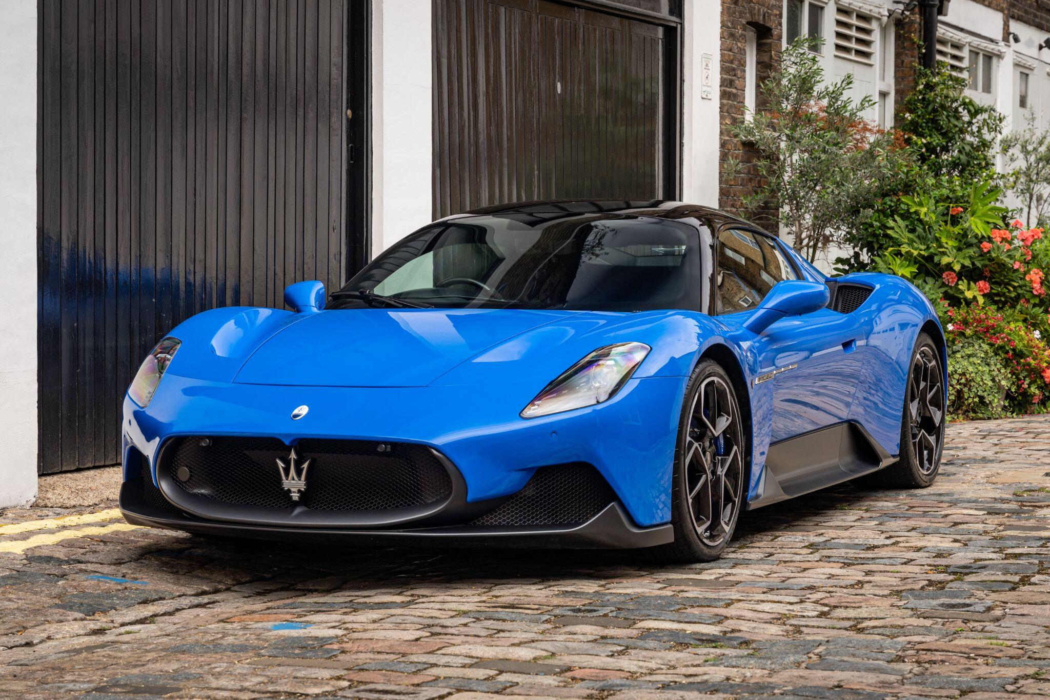 Maserati MC20 view 15