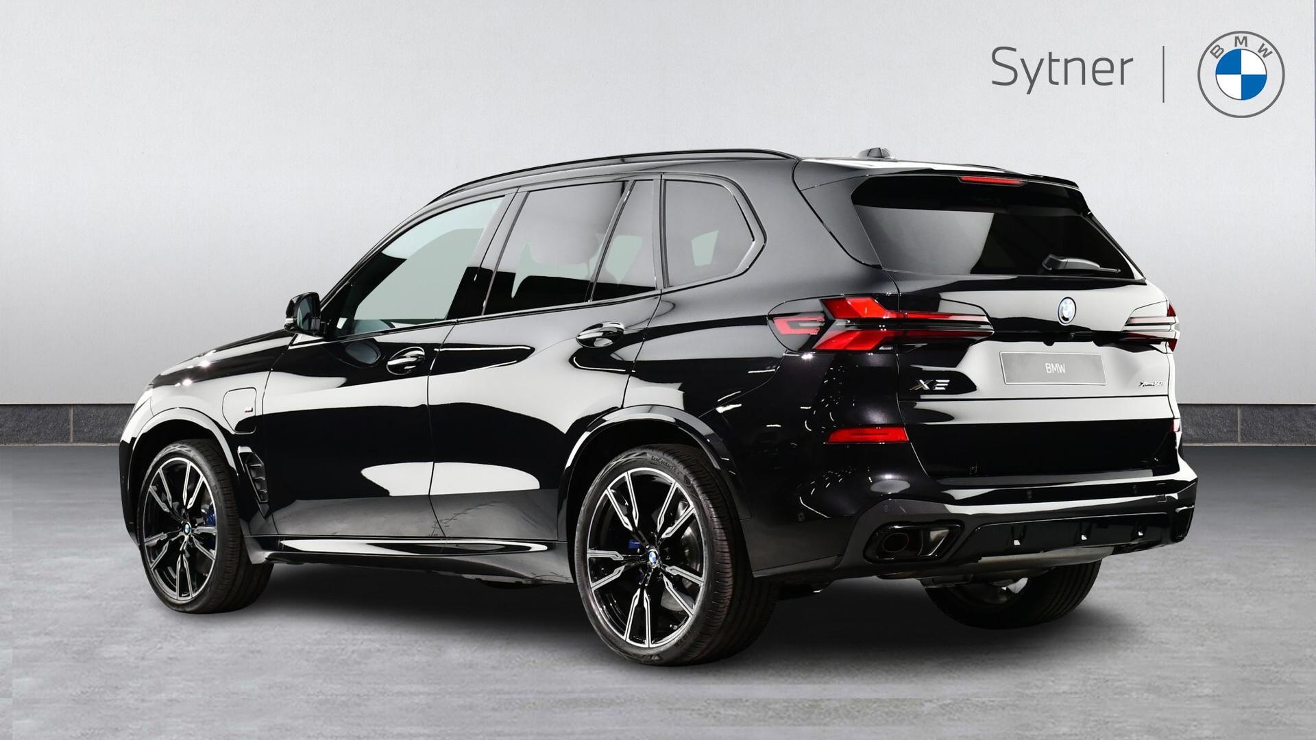 BMW X5 view 2