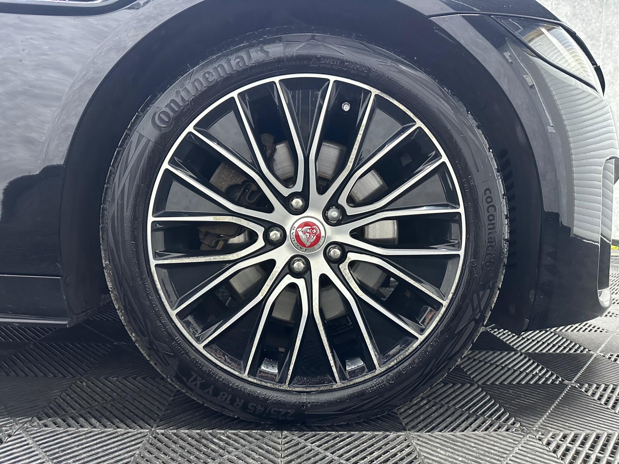 Jaguar Xe view 31