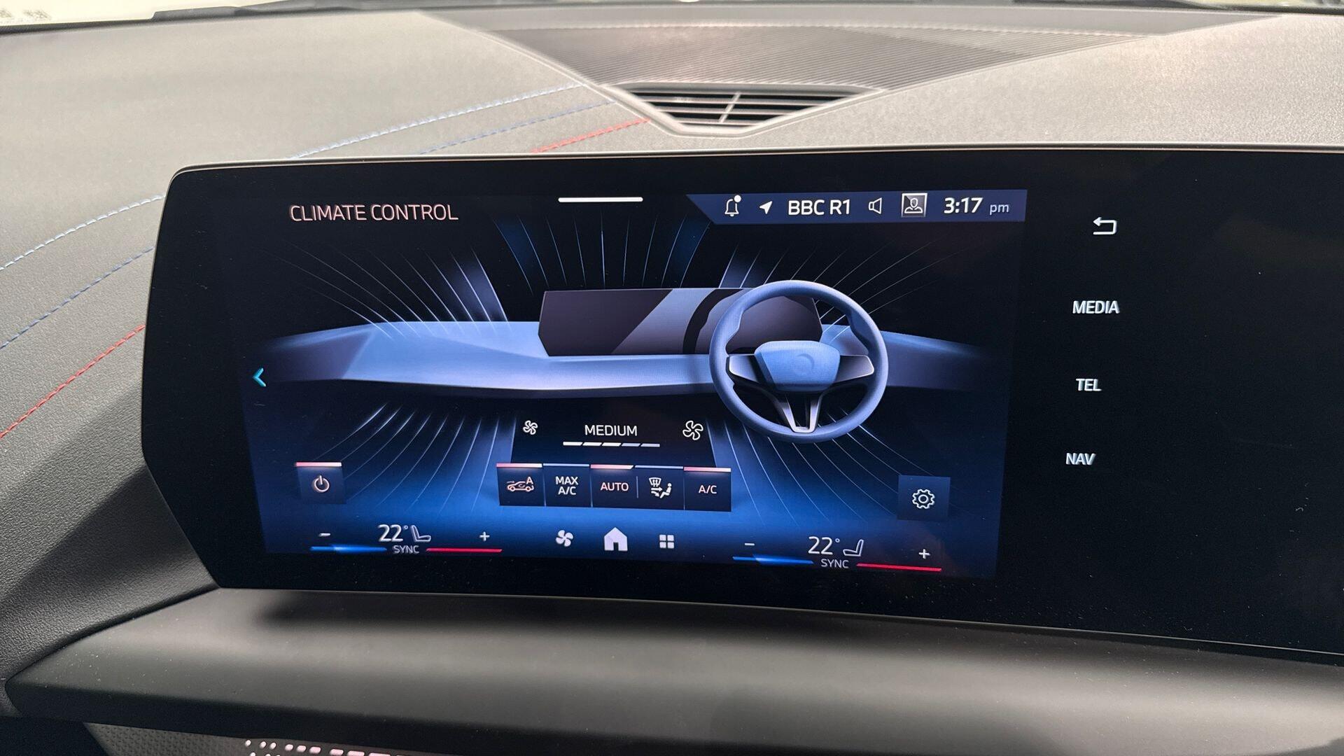 BMW 2 Series view 24