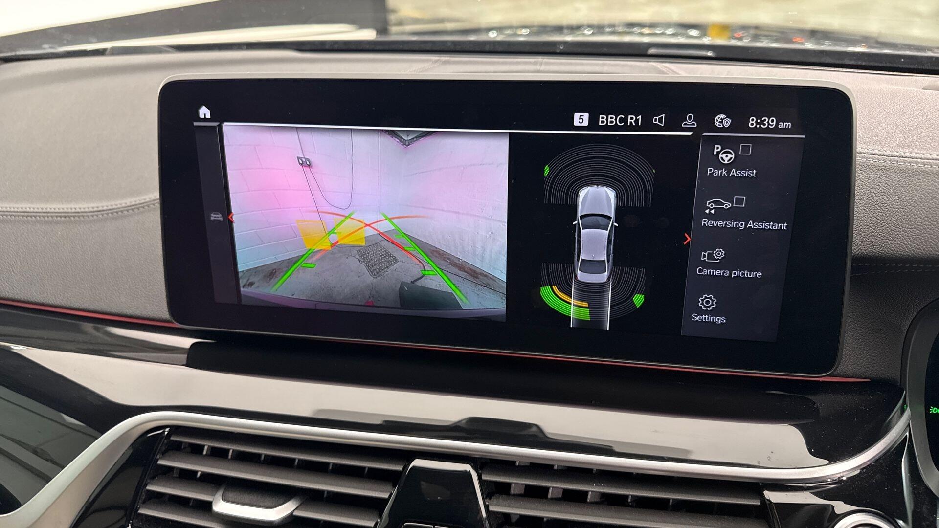 BMW 5 Series view 29