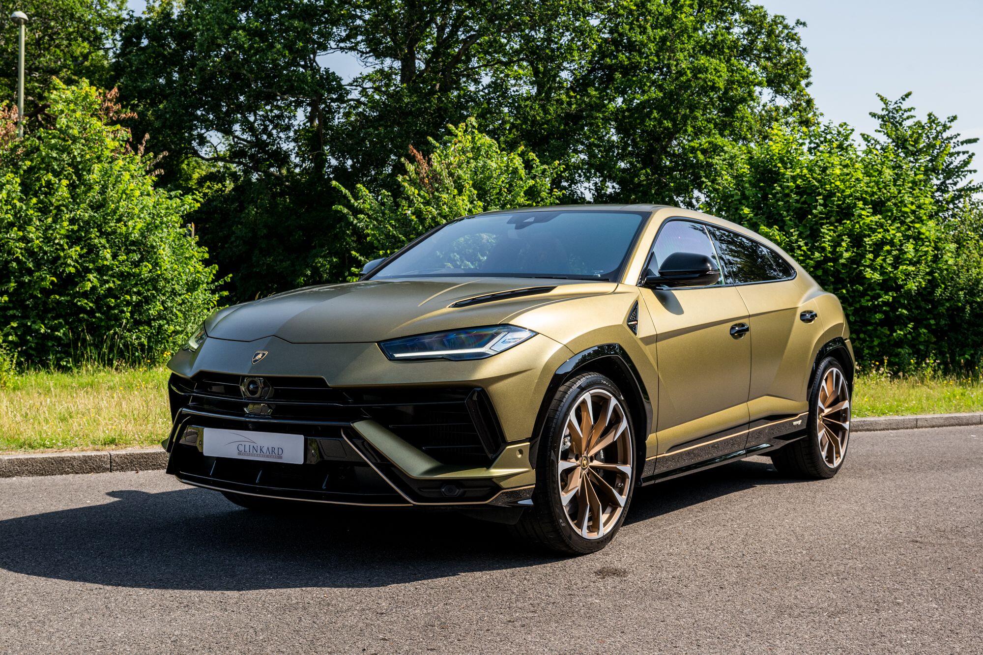 Lamborghini Urus view 9