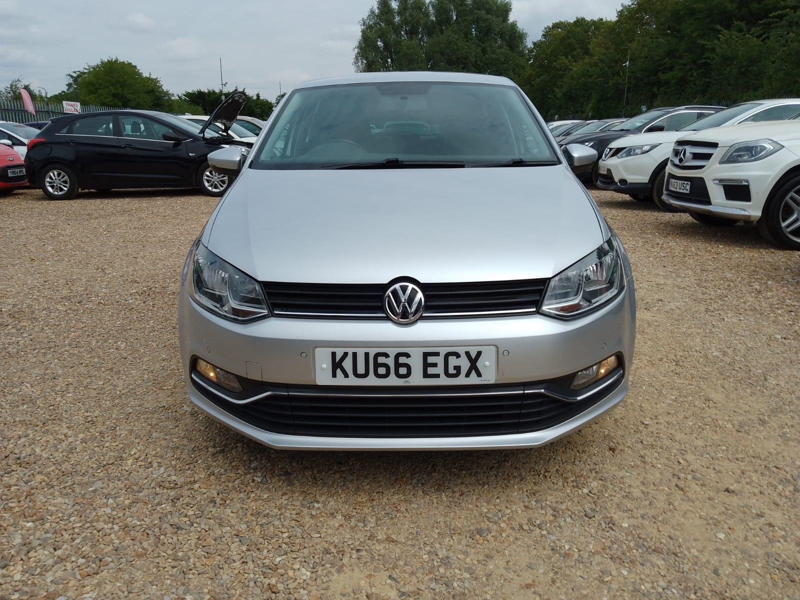 Volkswagen Polo view 8