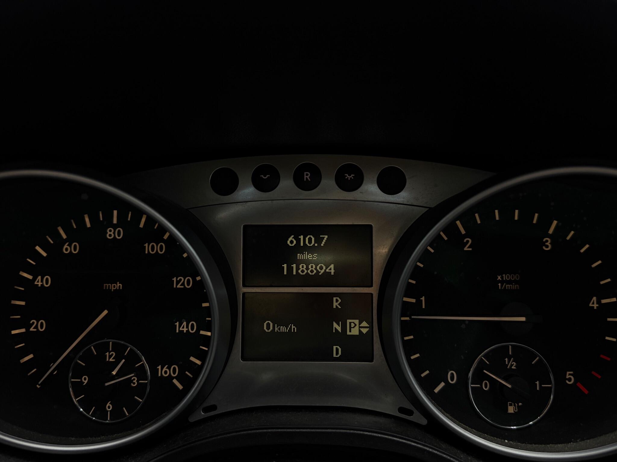 Mercedes-Benz M-Class view 9