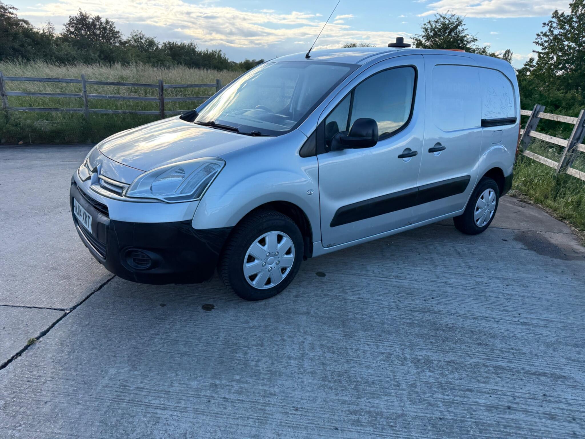 Citroen Berlingo 1.6 HDi 850 Enterprise L1 5dr — photo 13 of 92