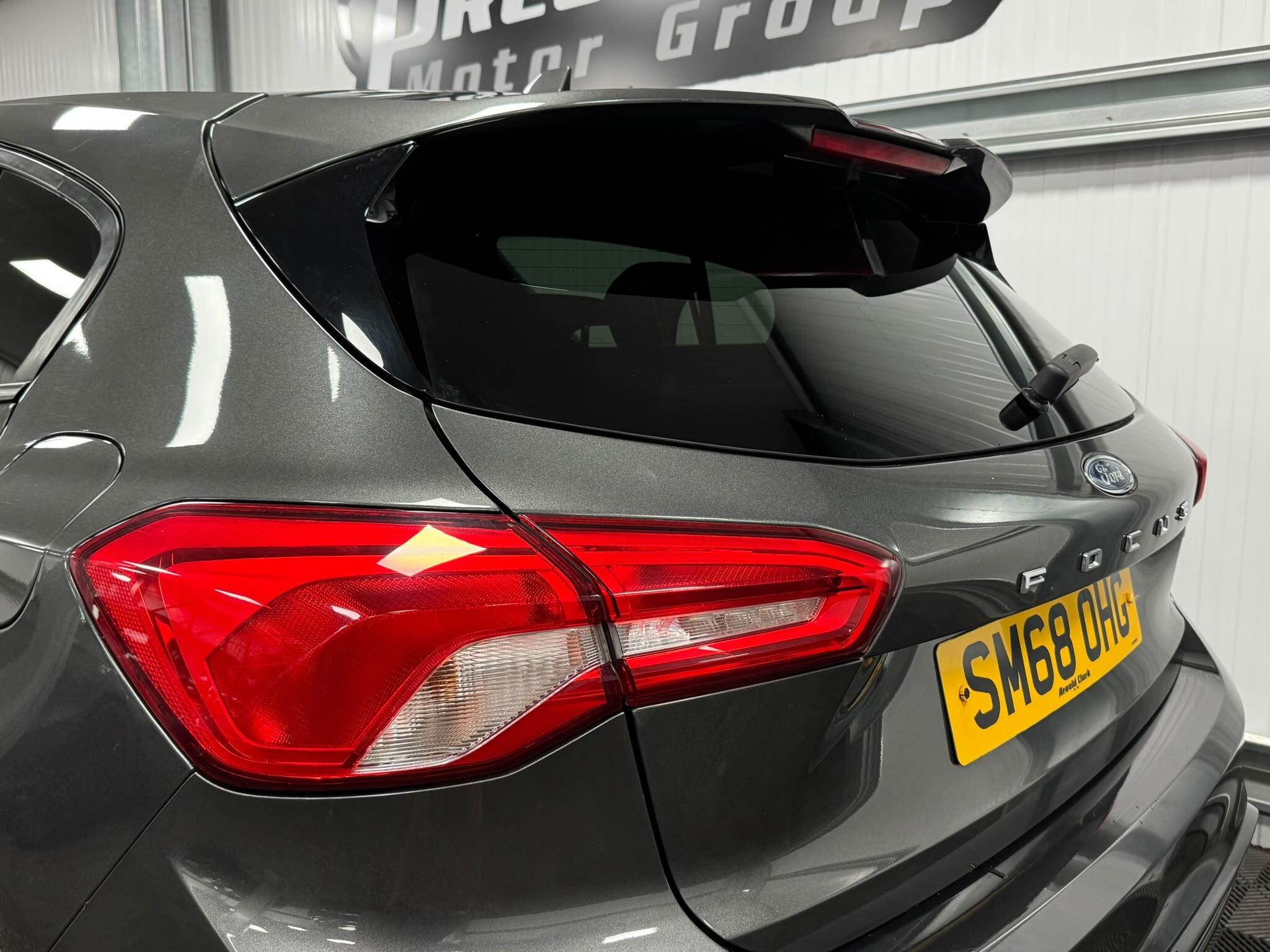 Ford Focus view 43