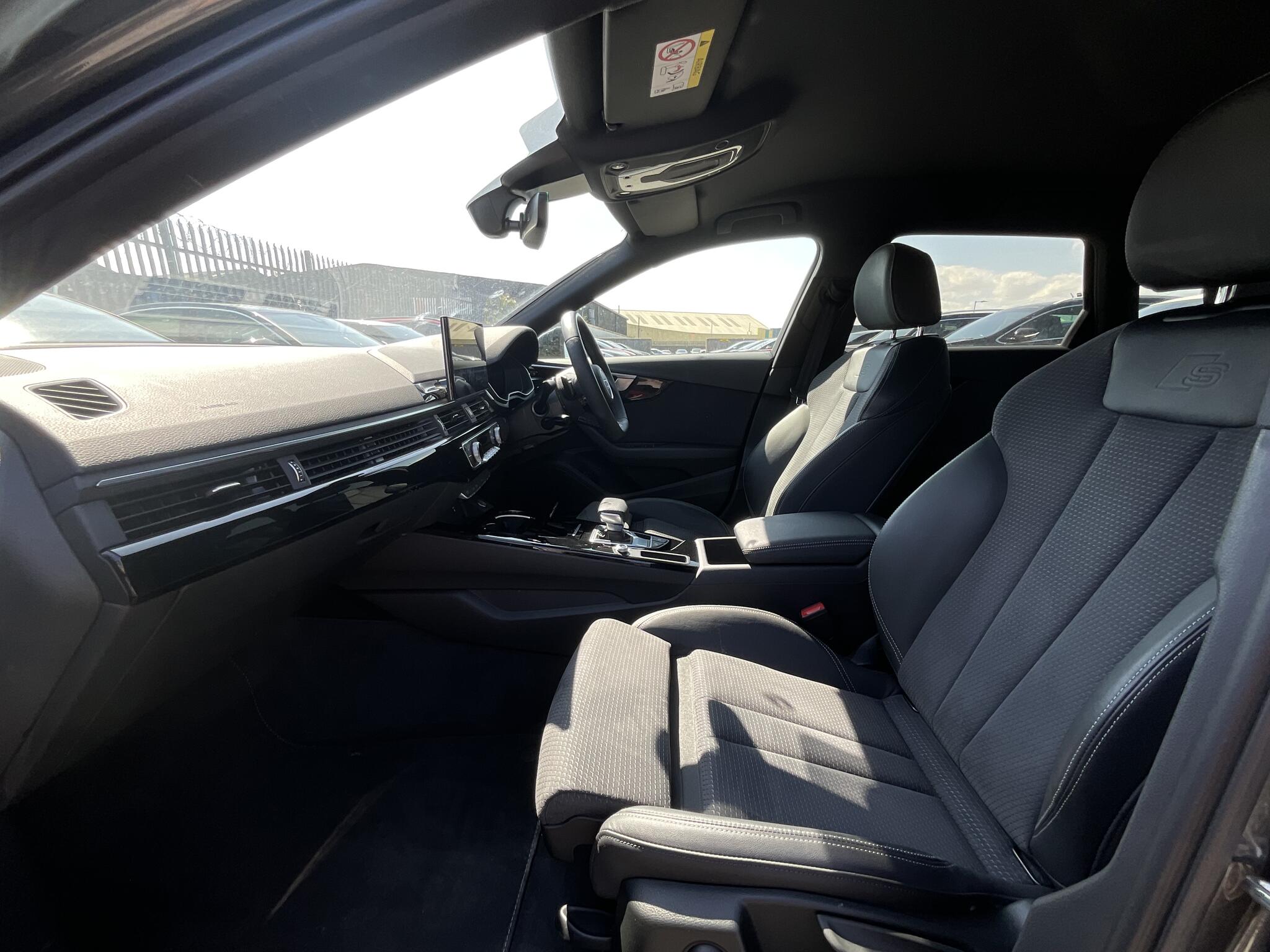 Audi A4 Avant view 18