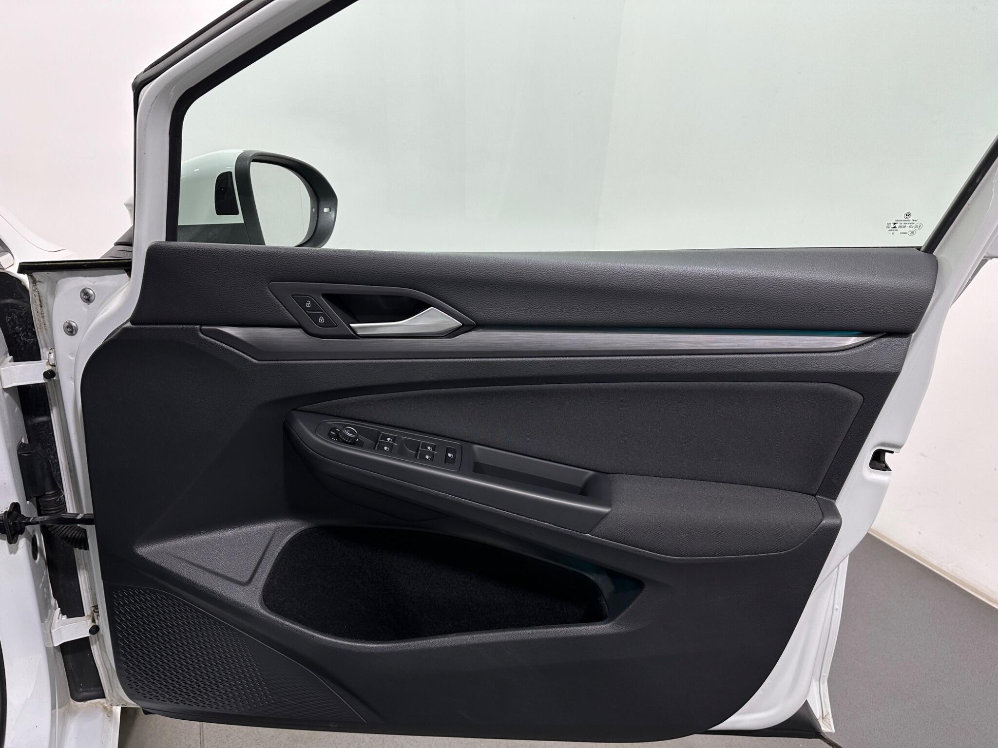Volkswagen Golf view 33